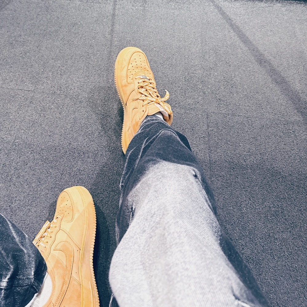 Nike x Supreme Air Force 1 Low Flax 착용 스타일