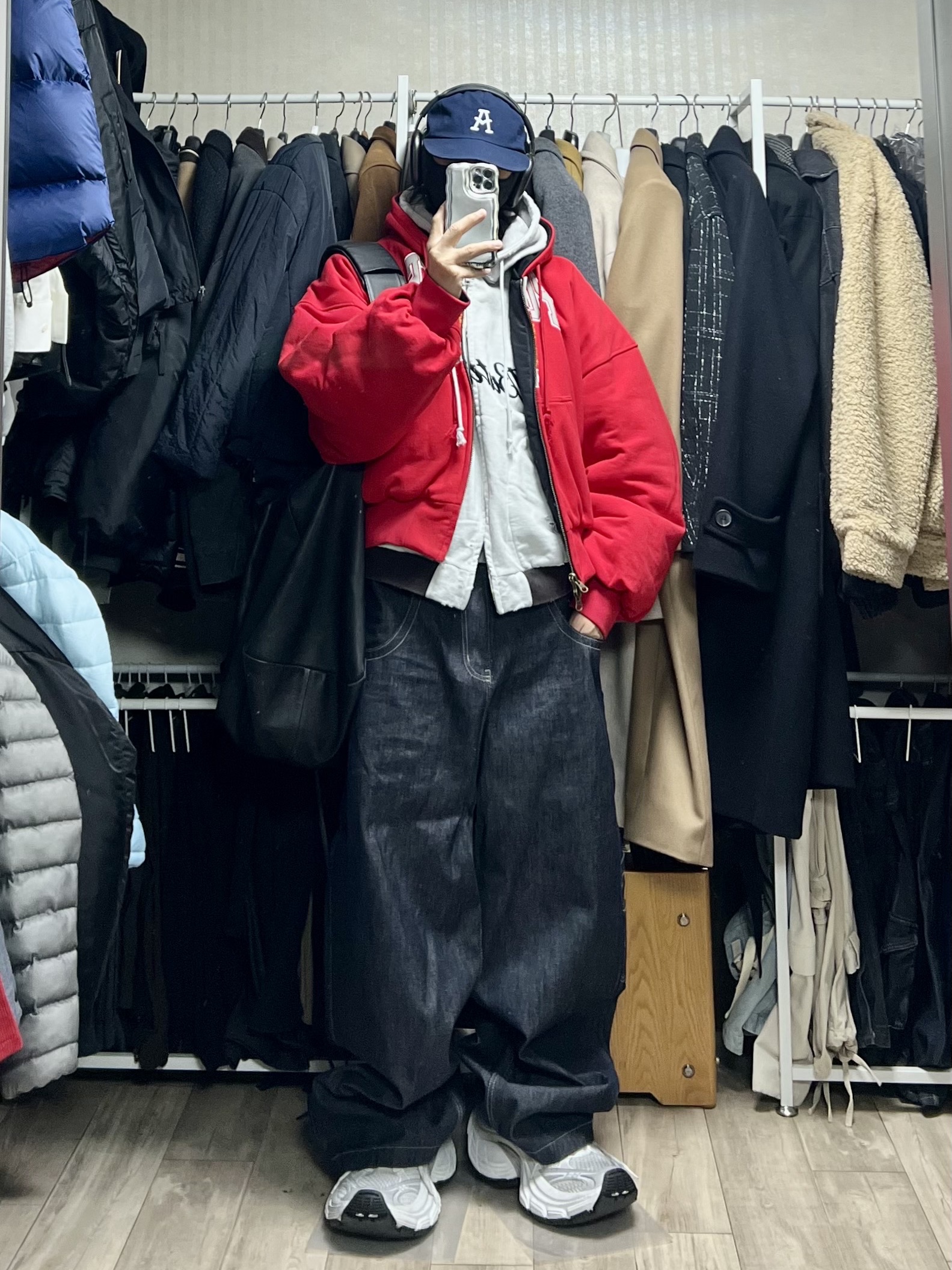 Project G/R Retro Baggy Denim Pants Dark Navy, Balenciaga 10XL Sneakers White Grey Silver Black 착용 스타일