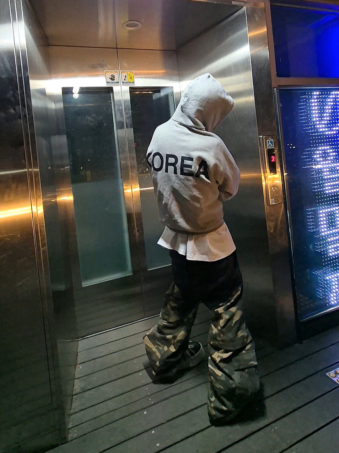 Yeezy HD-10 Grey - Korea Limited 착용 스타일