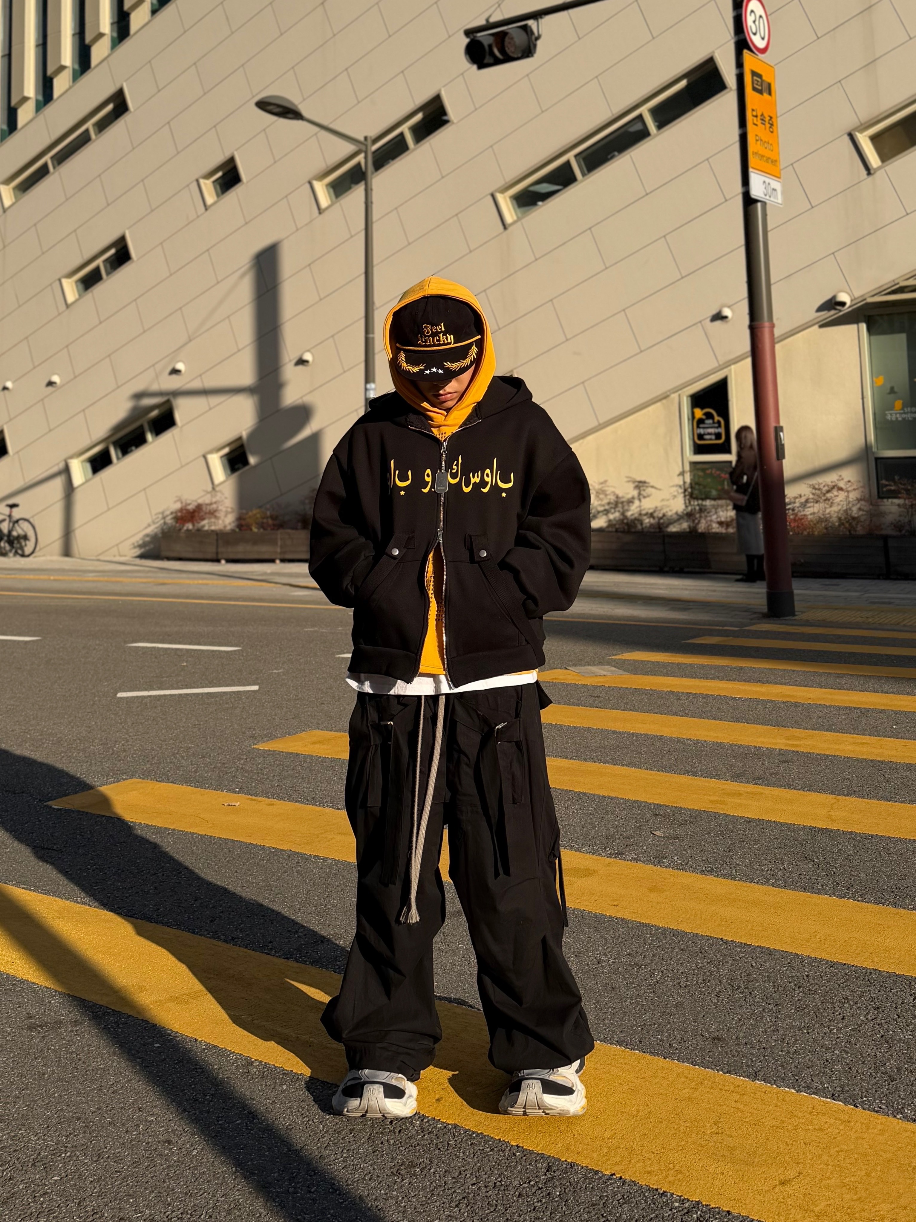 Wapworks Hard Knocks Cargo Pants Gas, Balenciaga Cargo Sneakers White Grey 착용 스타일 - 3