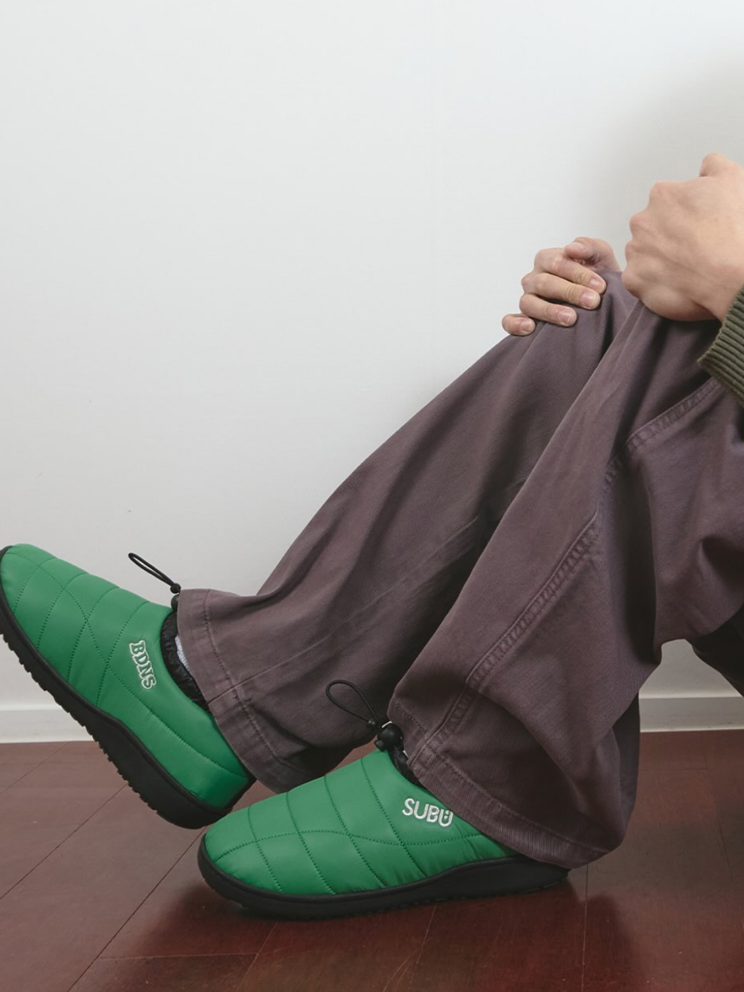 (W) Hunter In Out Puffer Knit Cuff Boots White Willow, (W) Moon Boot Icon Low Nylon Boots Khaki 착용 스타일 - 5