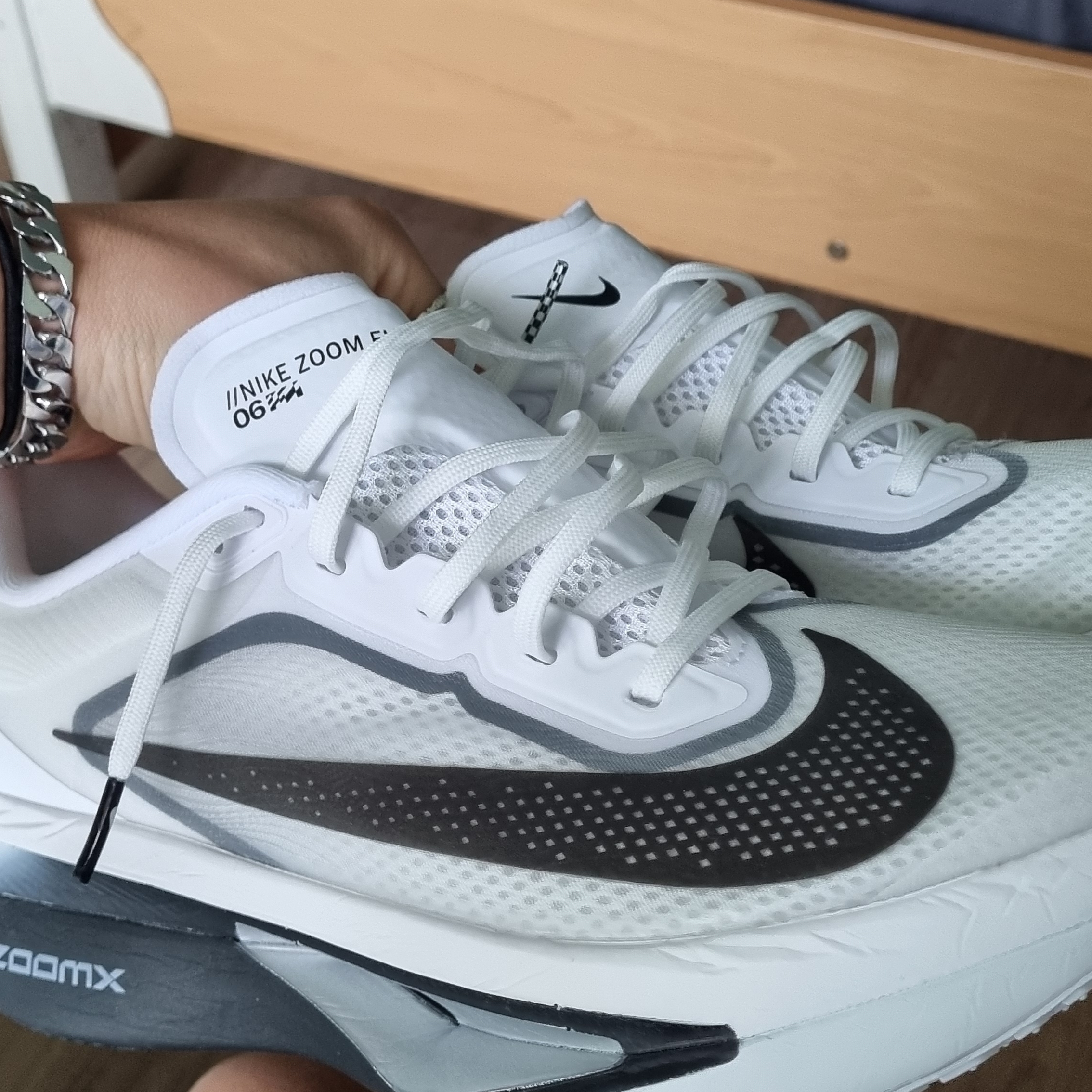 Nike Zoom Fly 6 White Smoke Grey 착용 스타일