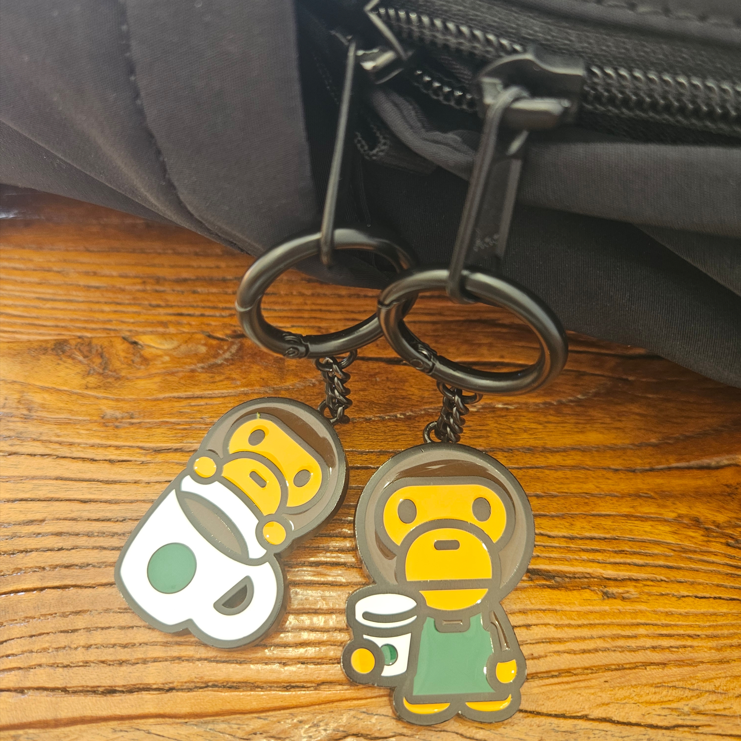 Starbucks x BAPE Baby Milo Keychain, Starbucks x BAPE Baby Milo Keychain 착용 스타일 - 3