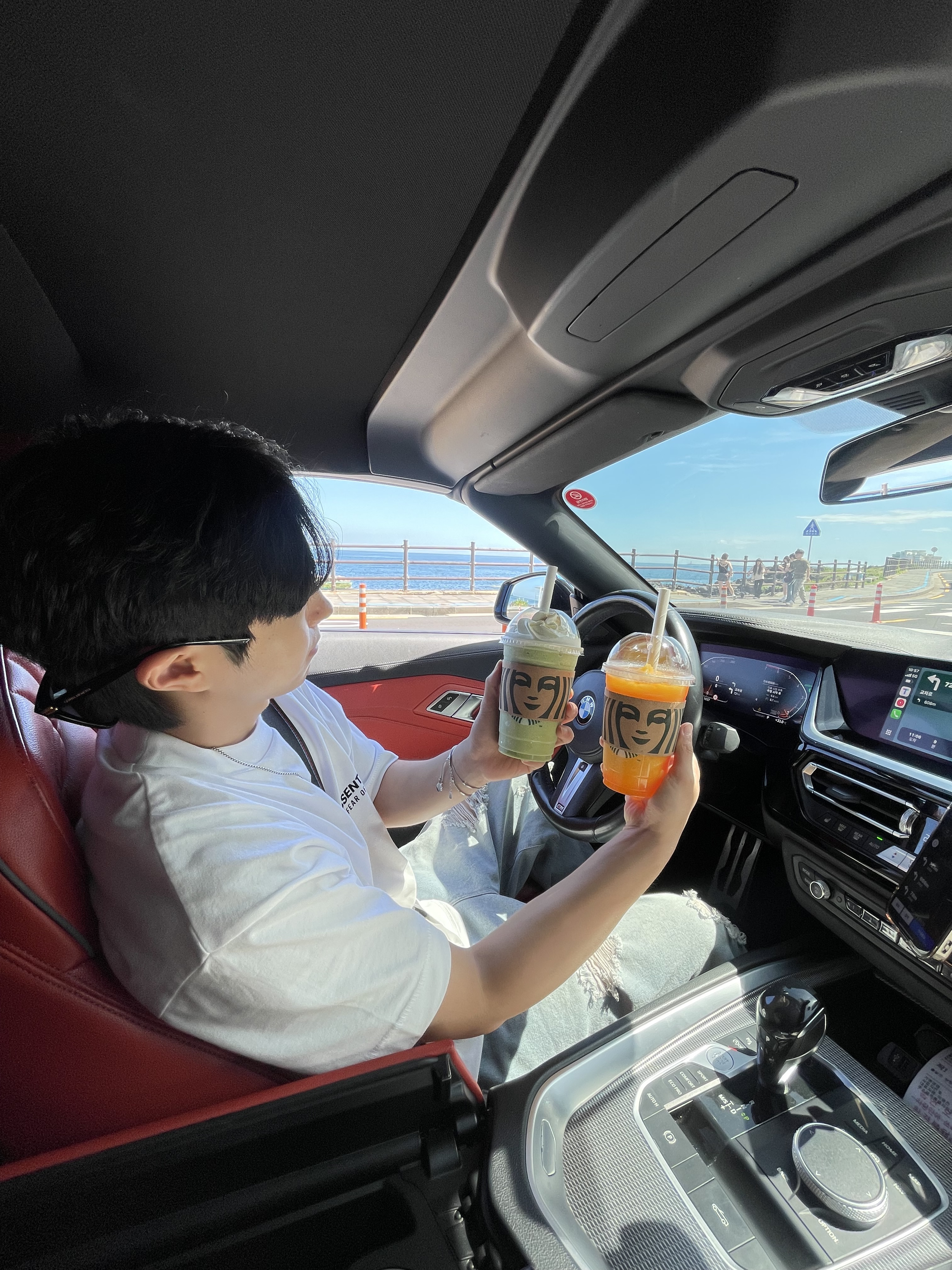 Essentials Classic Short Sleeve T-Shirt Bright White - 25SS, Balenciaga x Gucci The Hacker Project Triple S Sneakers Beige Ebony GG Supreme Black White Red 착용 스타일 - 3