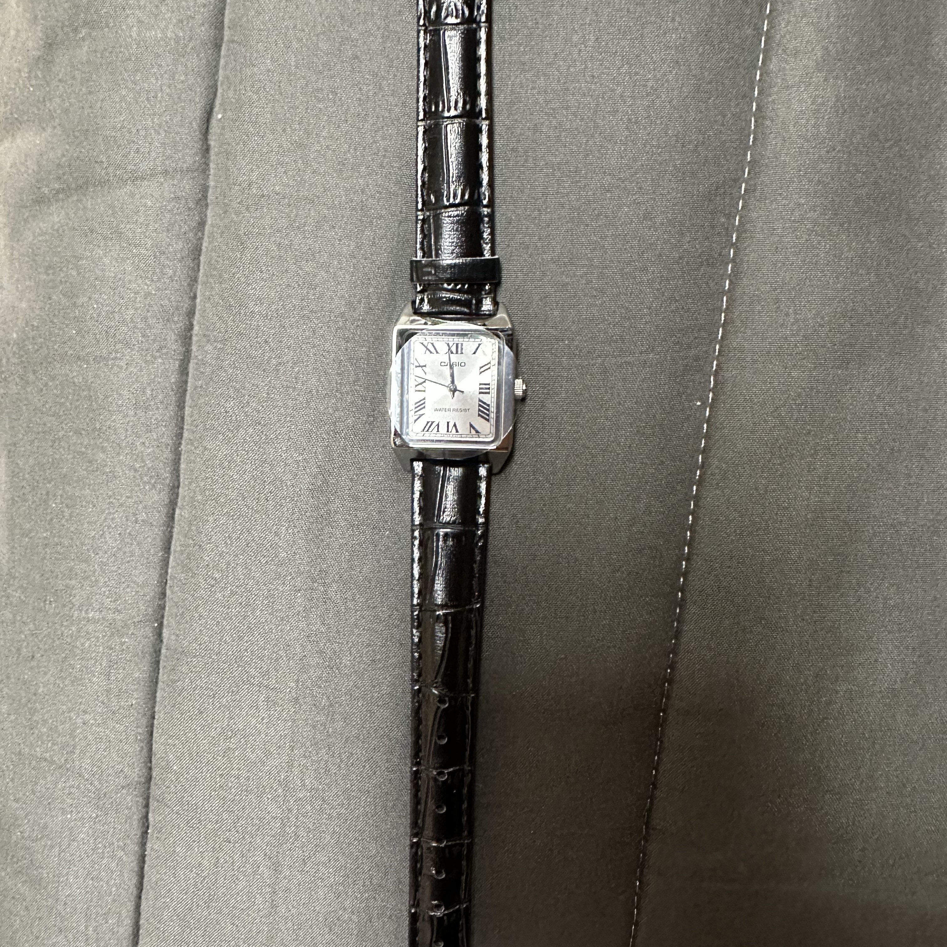 Casio LTP-V007L-7B1 착용 스타일