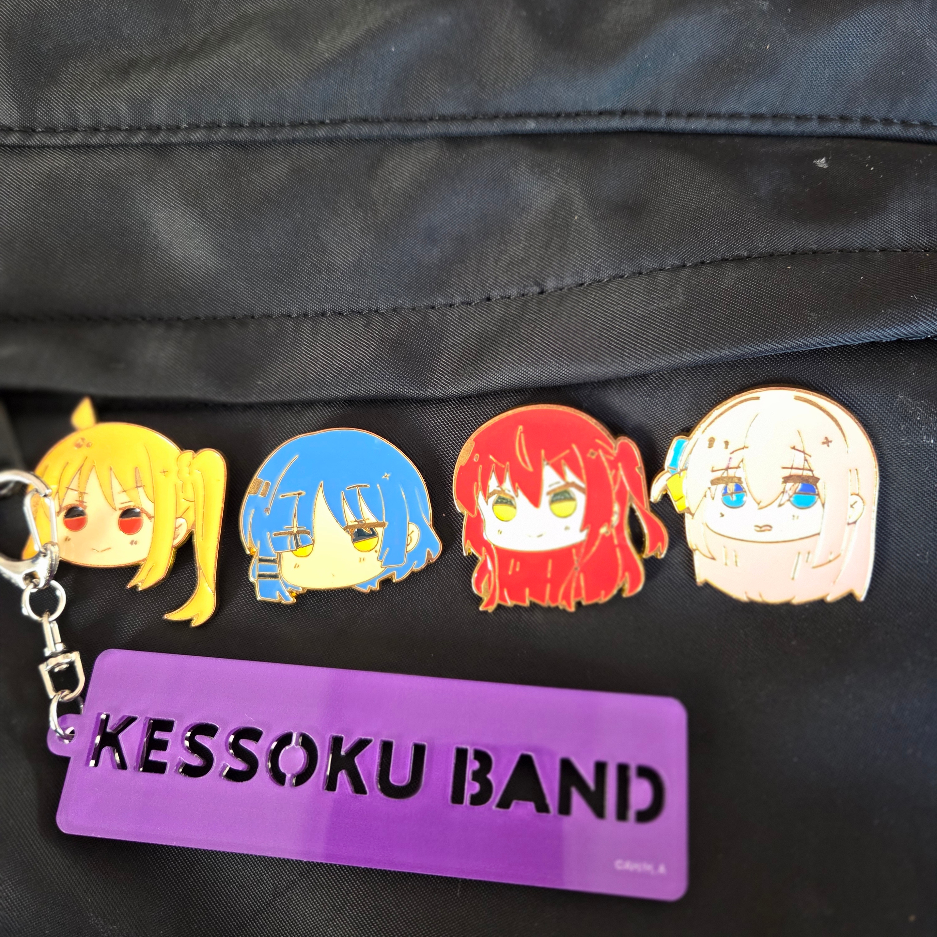 KESSOKUBAND Acrylic Keychain 착용 스타일