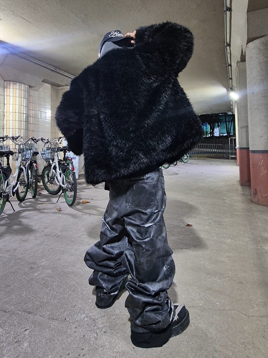 emostanceclub Multi Distressed Coating Jeans Black, Dr. Martens x Rick Owens 1460 Quad Sole Mega Lace Boots Black 착용 스타일