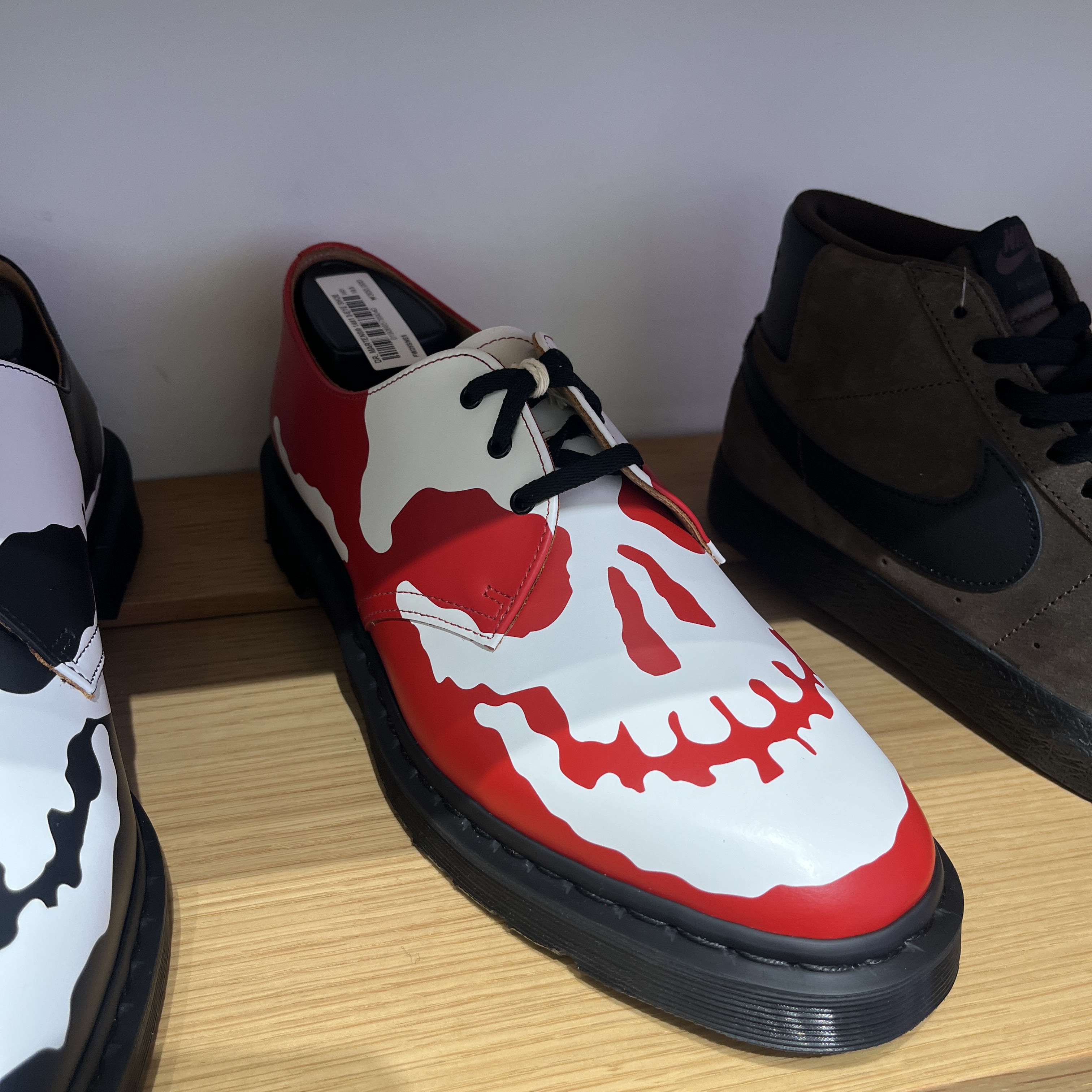 Dr. Martens x Supreme 1461 3-Eye Shoe Red - 25FW 착용 스타일