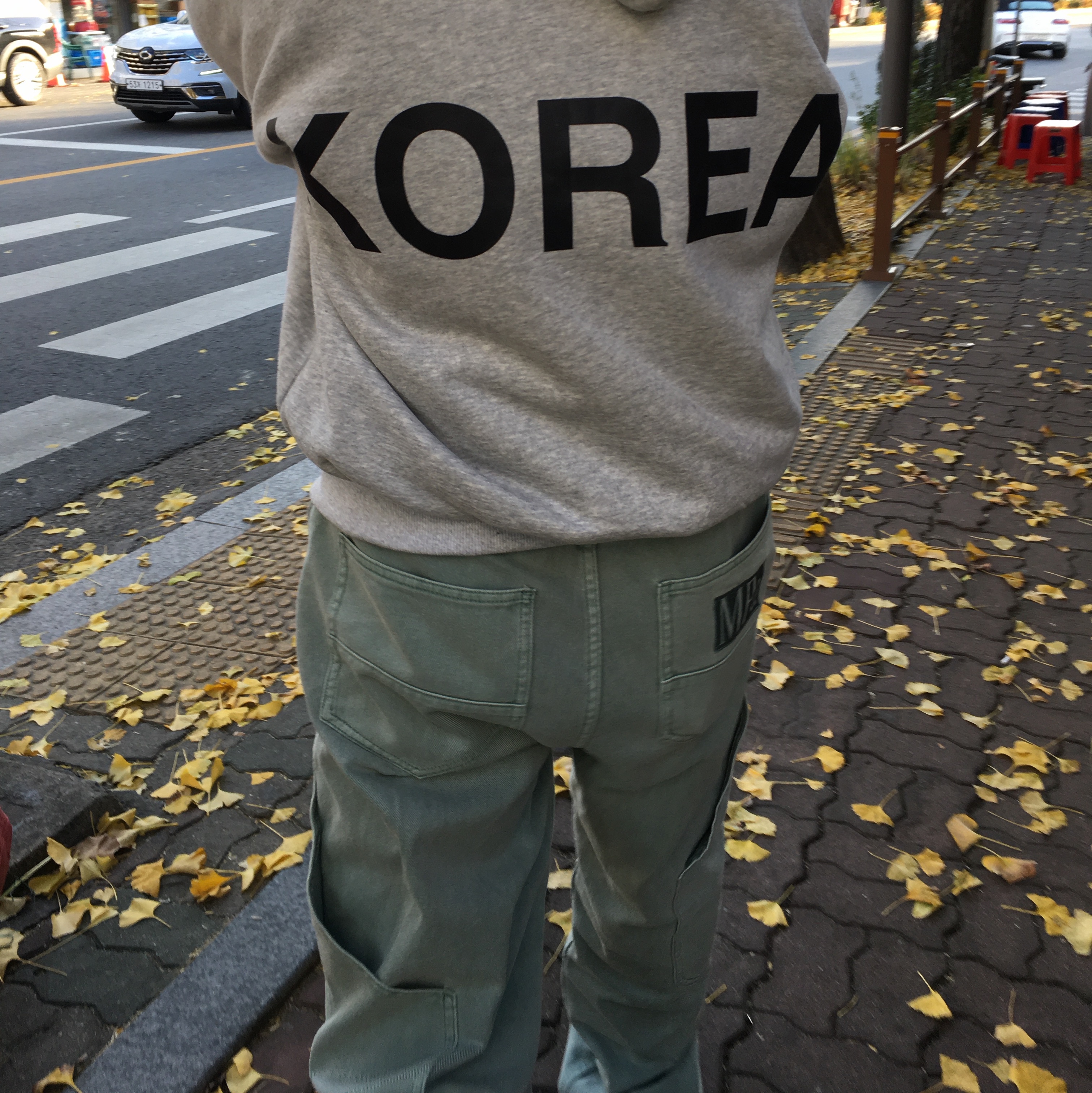 Yeezy HD-10 Grey - Korea Limited 착용 스타일