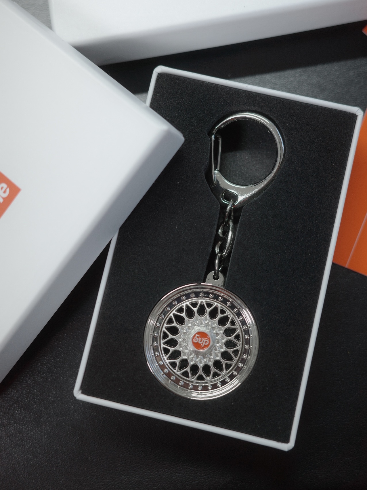 Supreme x BBS RS Rim Keychain Chrome - 25FW 착용 스타일 - 2