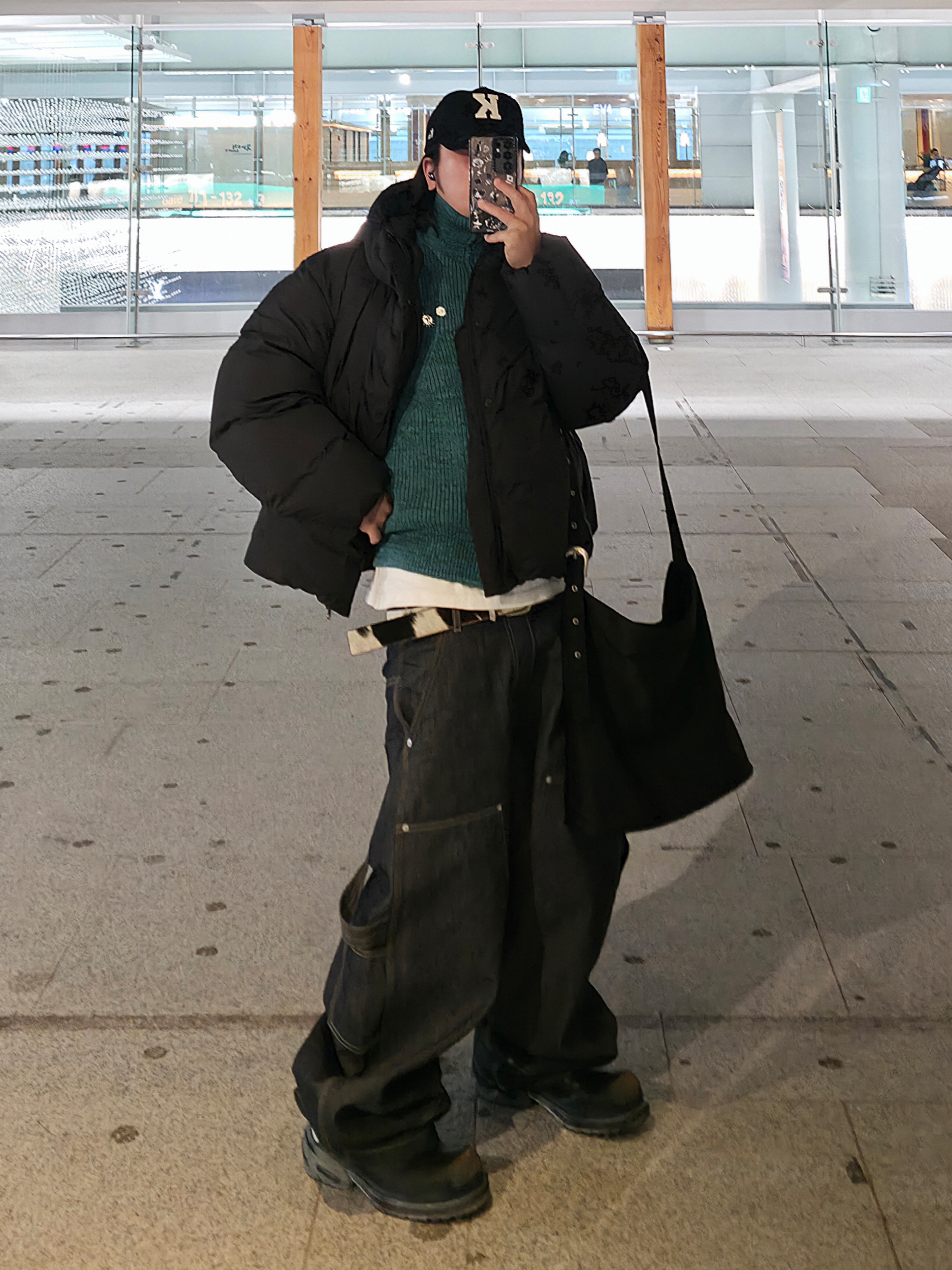 Amomento Hooded Down Puffer Black - 24FW, Kamien x KOIN SEOUL K Logo Ball Cap Black 착용 스타일 - 4