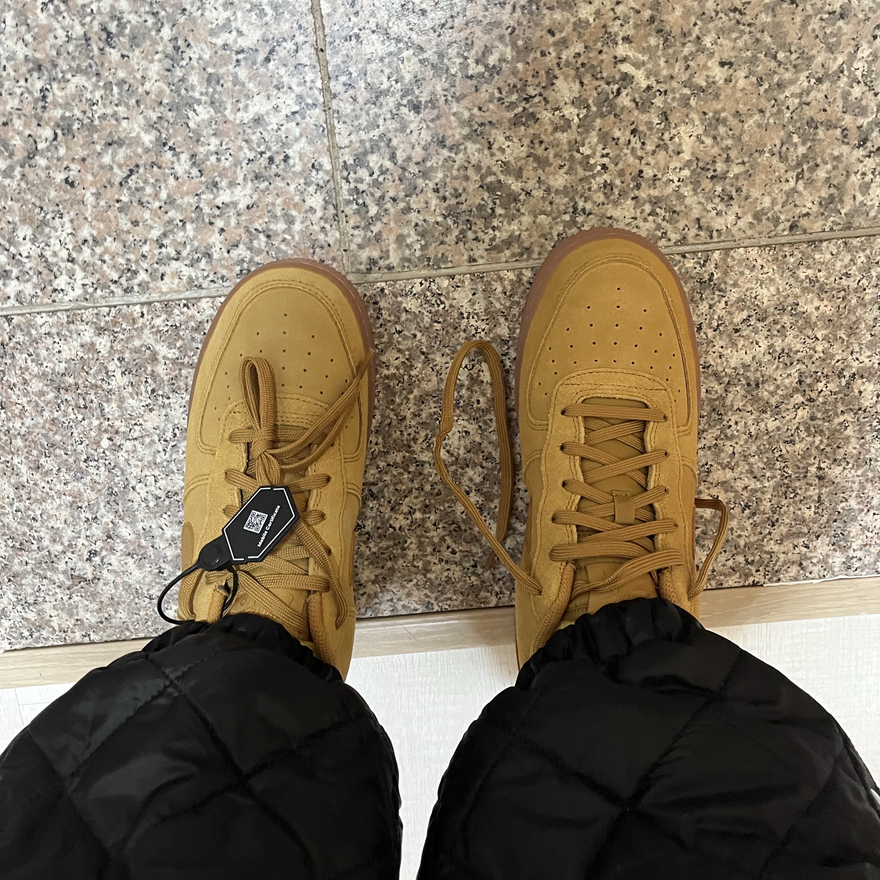 (GS) Nike Air Force 1 LV8 3 Wheat 착용 스타일
