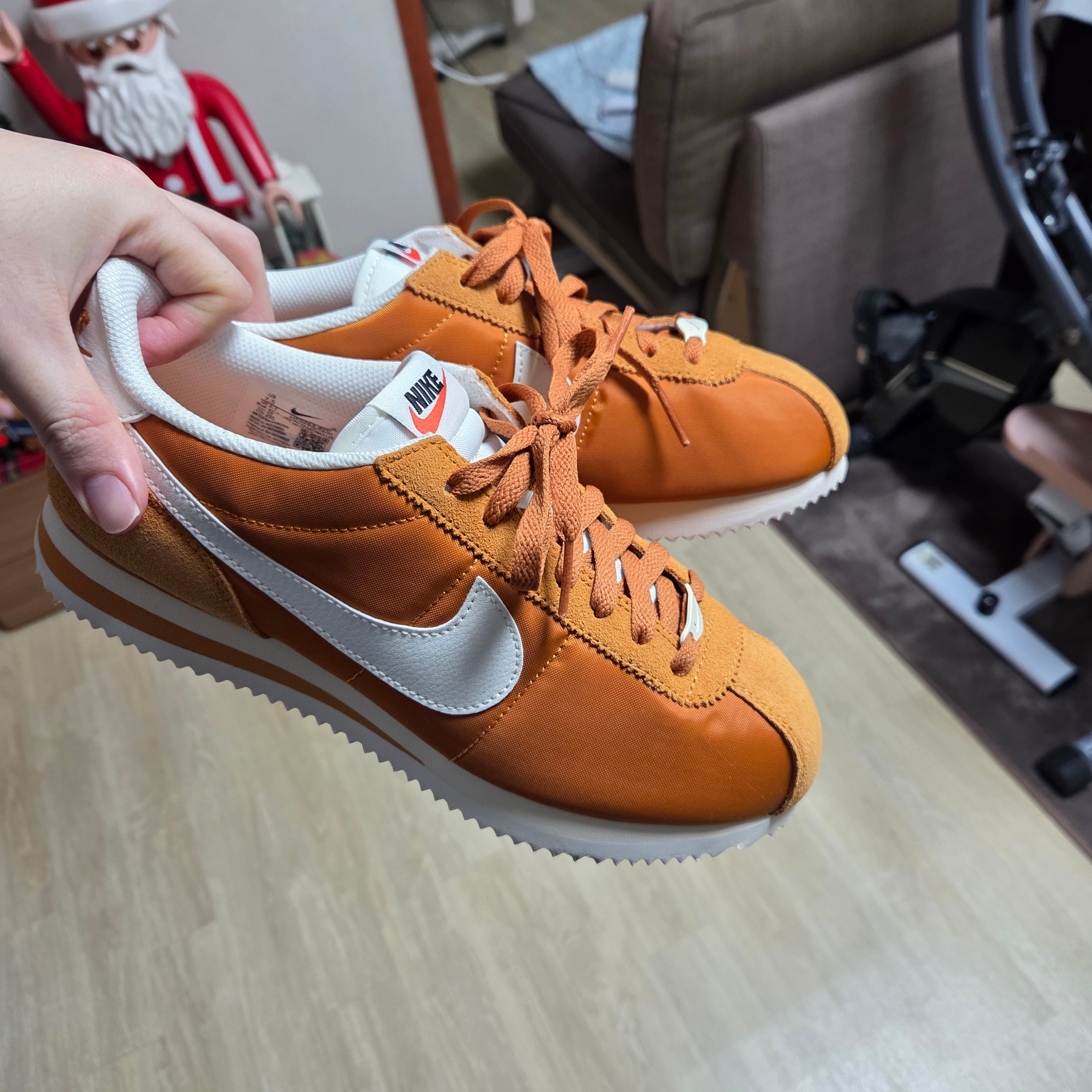 Nike Cortez TXT Monarch Muslin 착용 스타일 - 2