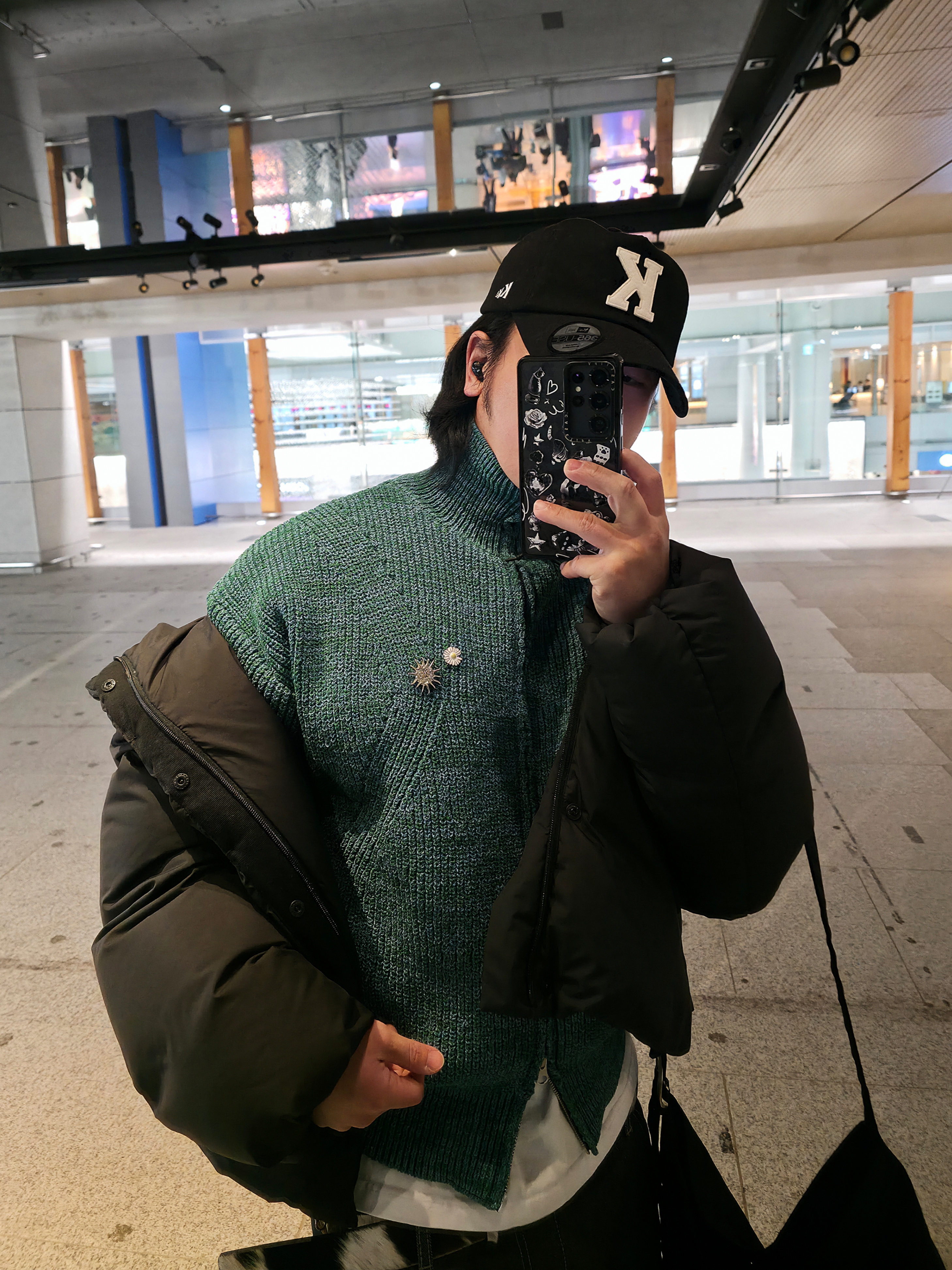 Amomento Hooded Down Puffer Black - 24FW, Kamien x KOIN SEOUL K Logo Ball Cap Black 착용 스타일 - 7