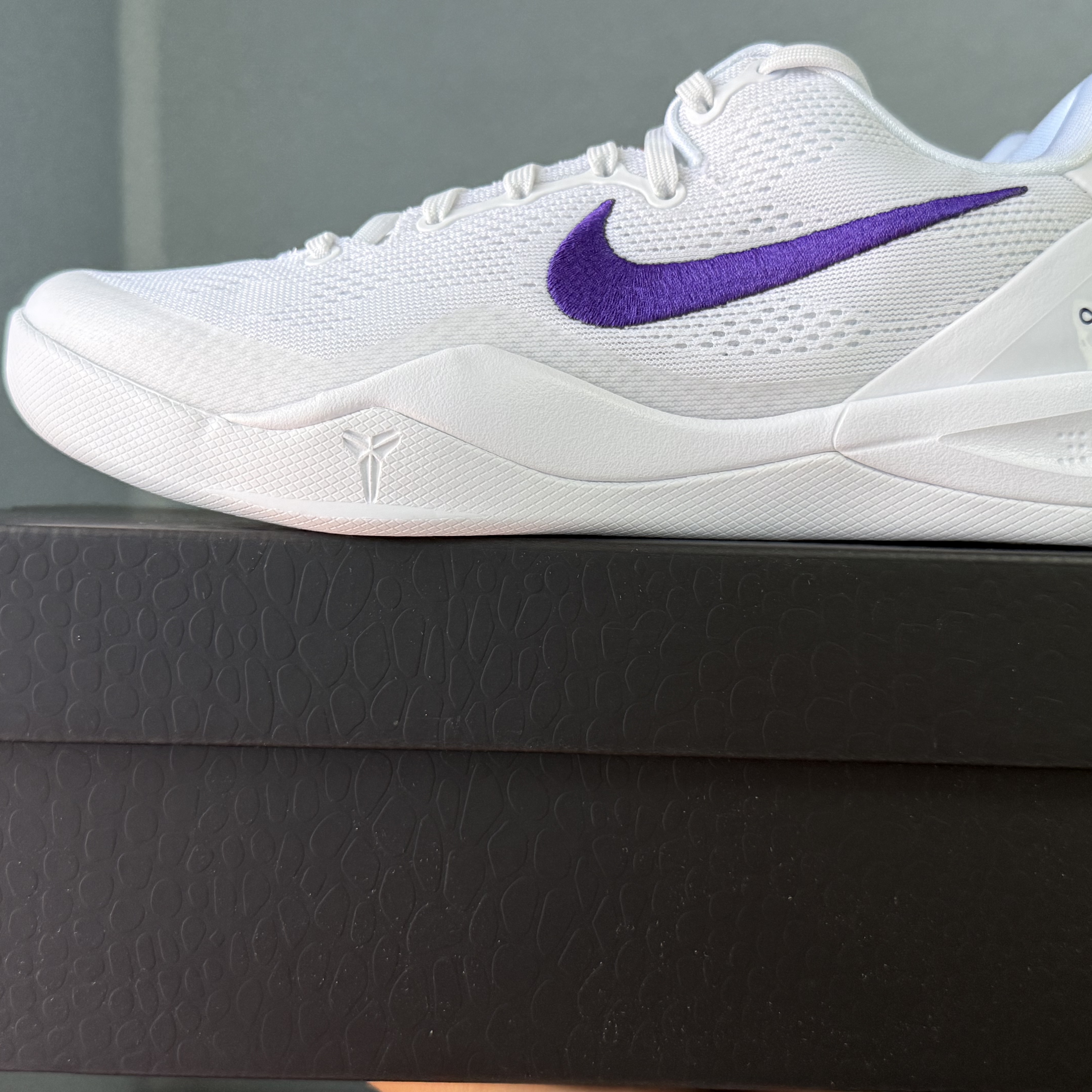 Nike Kobe 8 Protro White and Court Purple 착용 스타일 - 4
