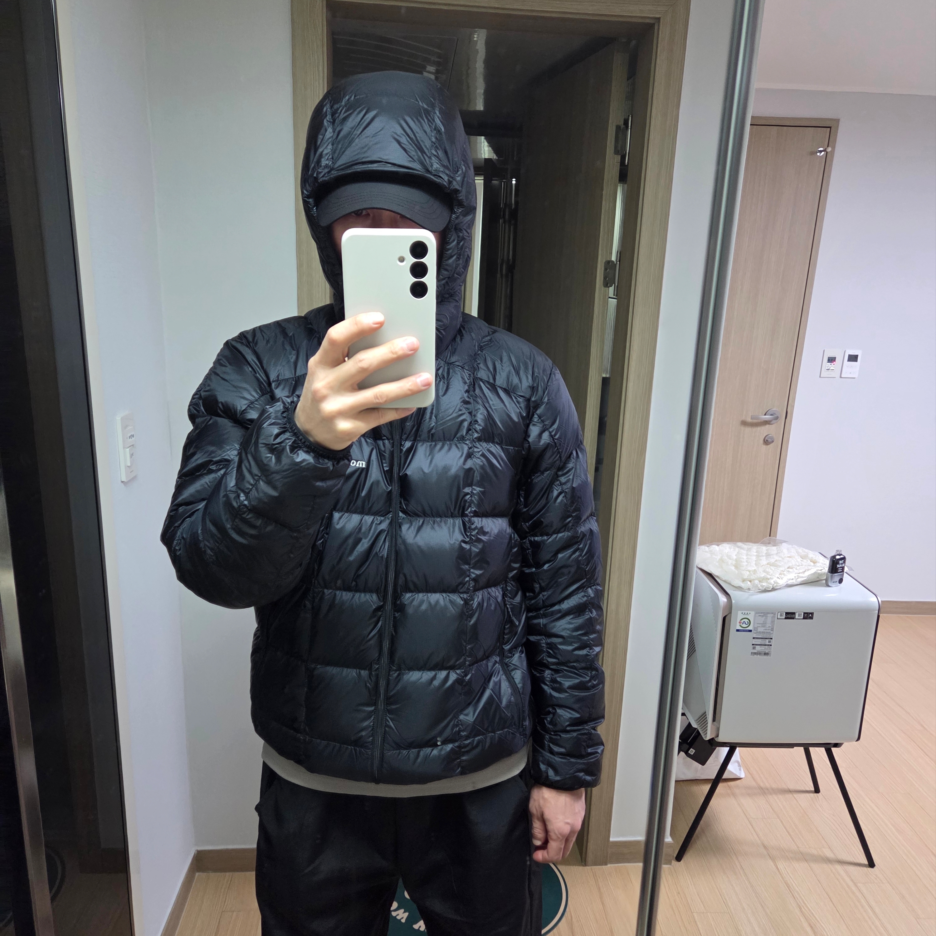 Montbell Superior Down Parka Black 착용 스타일 - 2