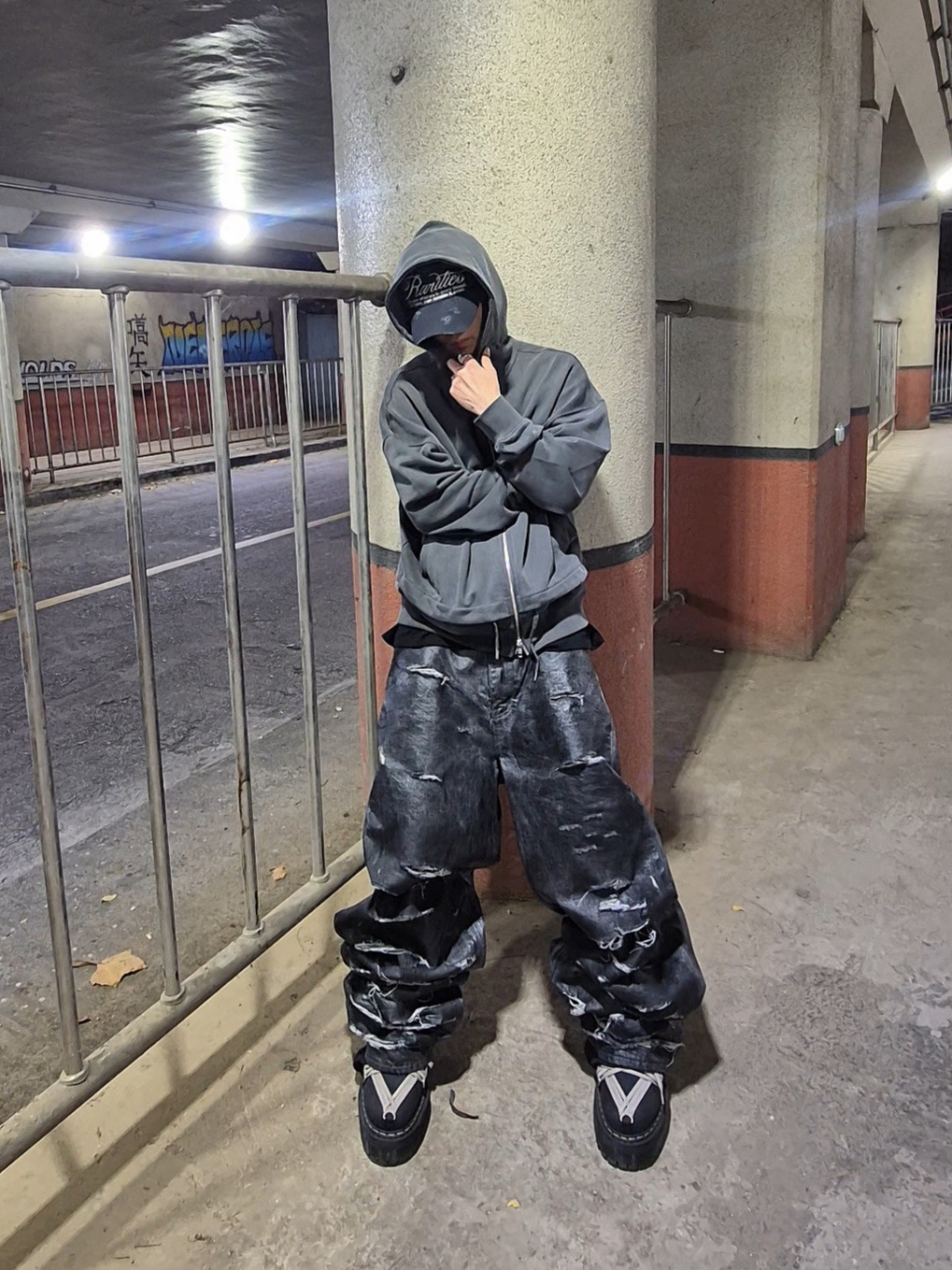 emostanceclub Multi Distressed Coating Jeans Black, Dr. Martens x Rick Owens 1460 Quad Sole Mega Lace Boots Black 착용 스타일