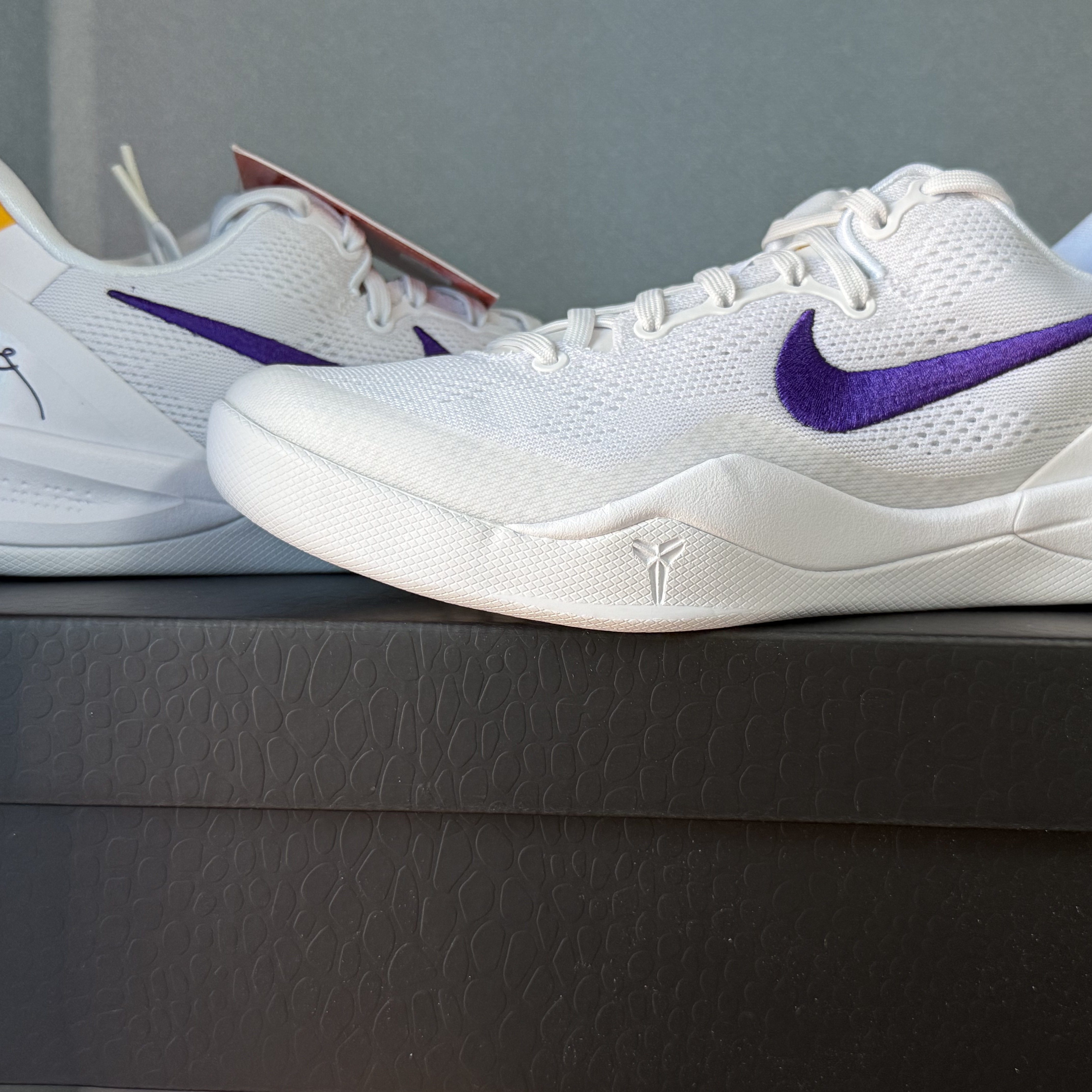 Nike Kobe 8 Protro White and Court Purple 착용 스타일 - 3