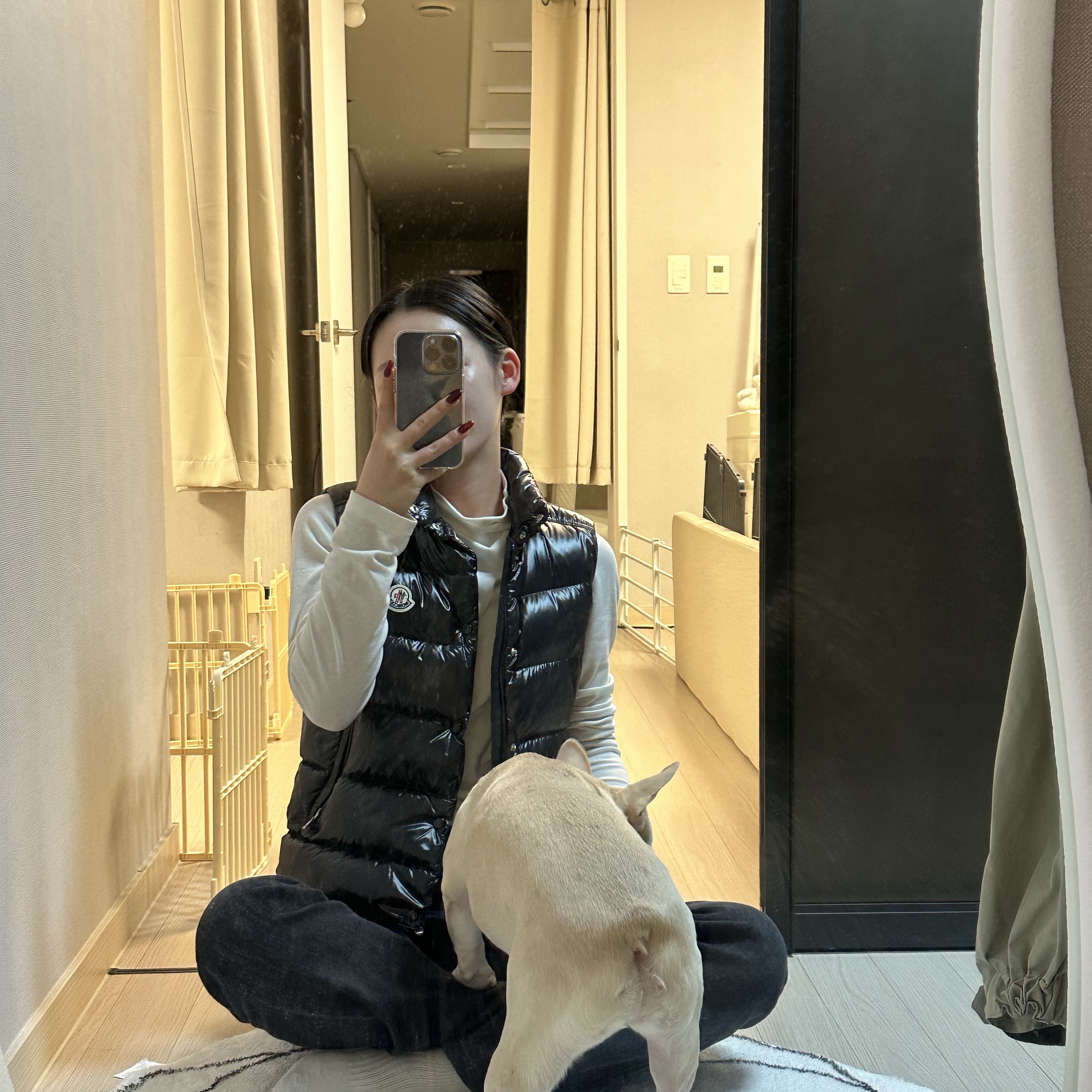Moncler Tibb Down Gilet Black - 25FW, Moncler Tibb Down Vest Black - 24FW 착용 스타일 - 1