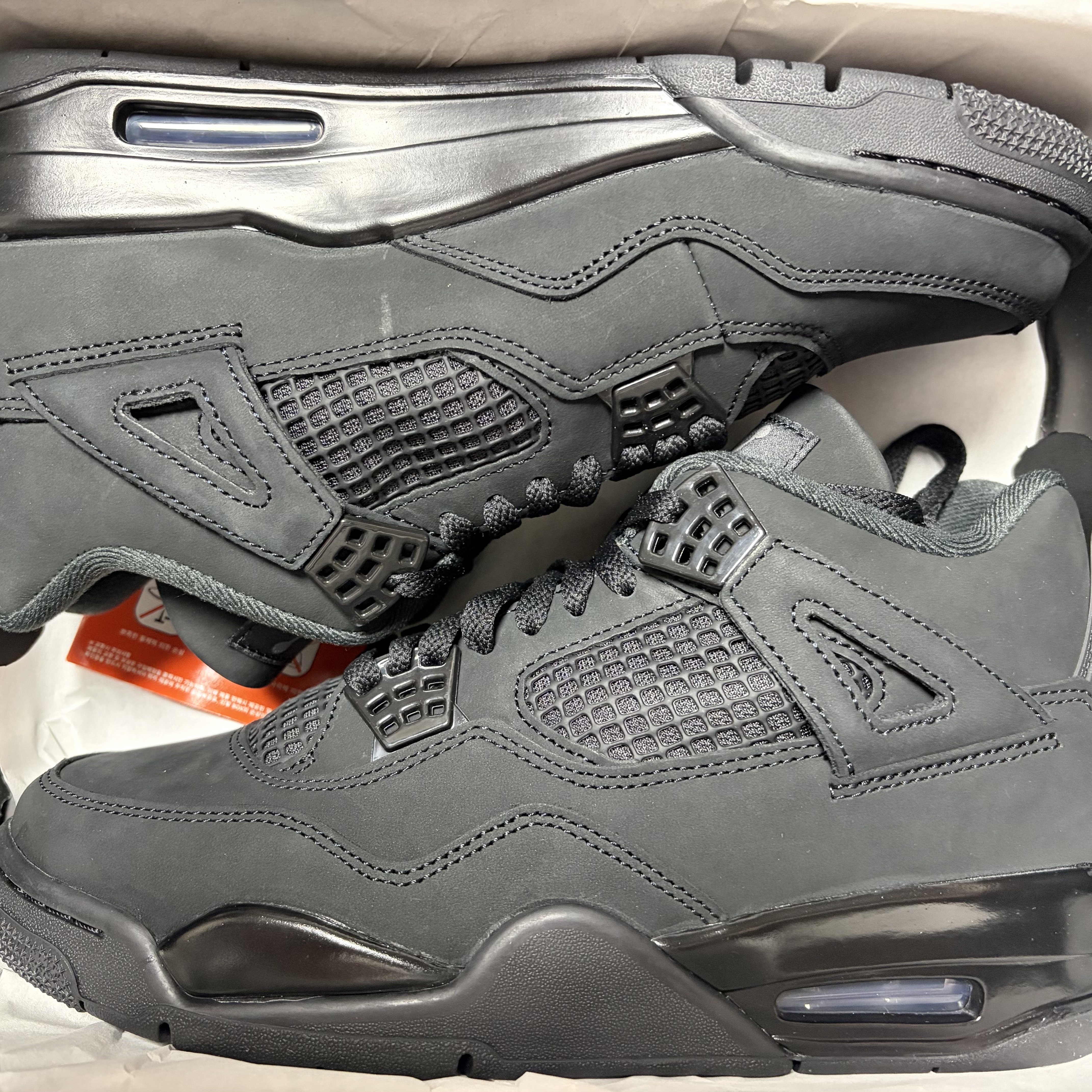 Jordan 4 Retro Black Cat 2025 착용 스타일 - 2