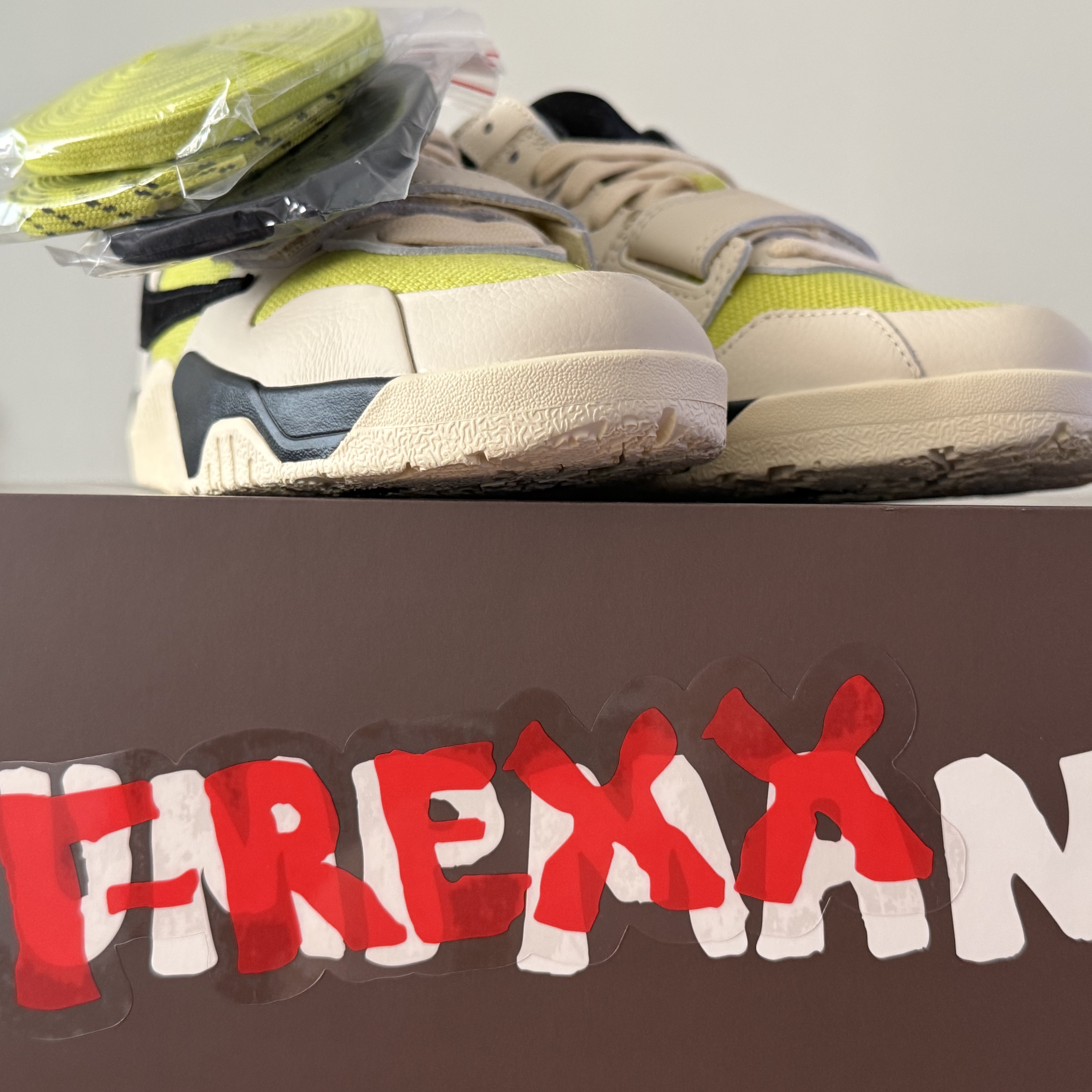 Jordan x Travis Scott Jumpman Jack TR Bright Cactus 착용 스타일 - 7