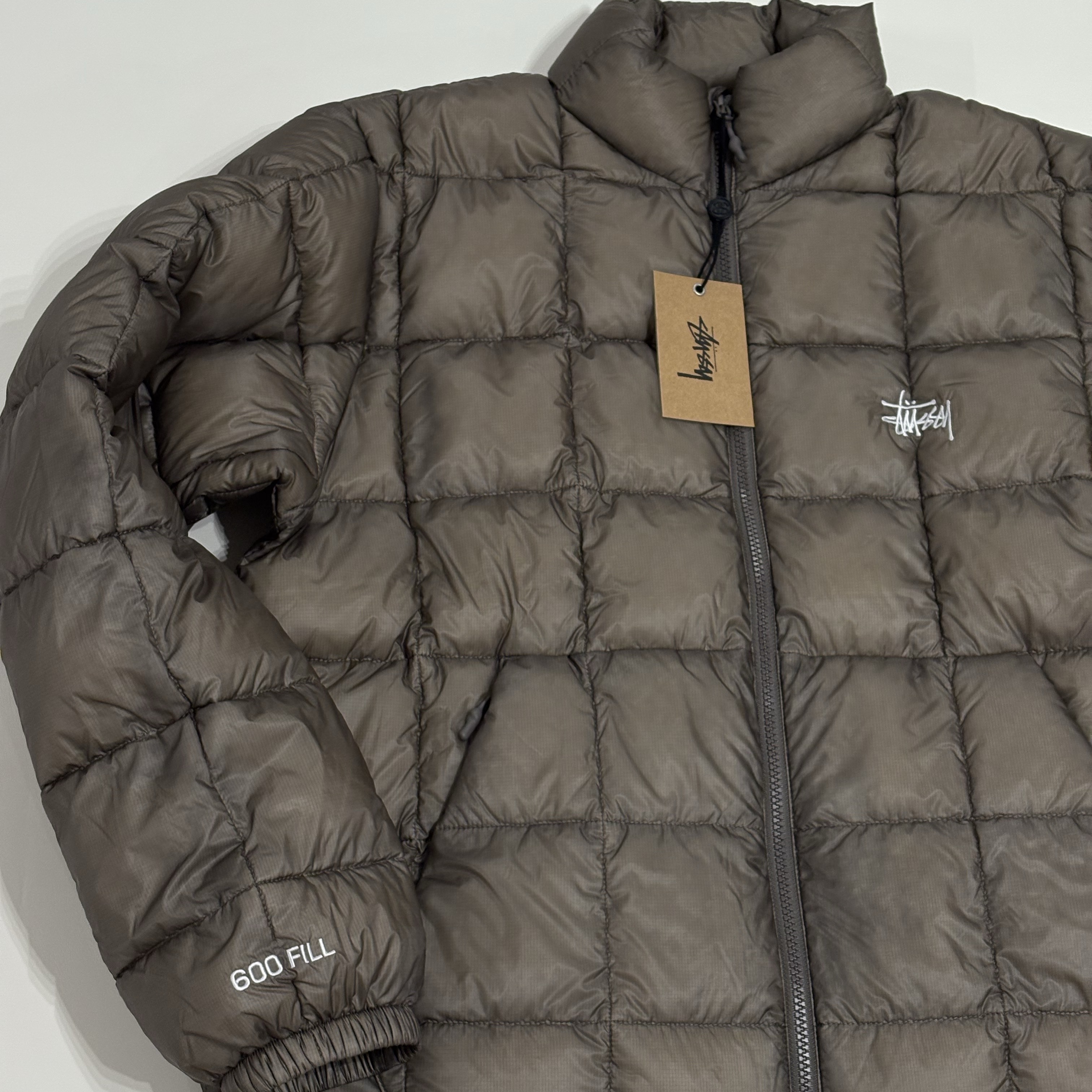 Stussy Midweight Puffer Taupe 착용 스타일 - 1