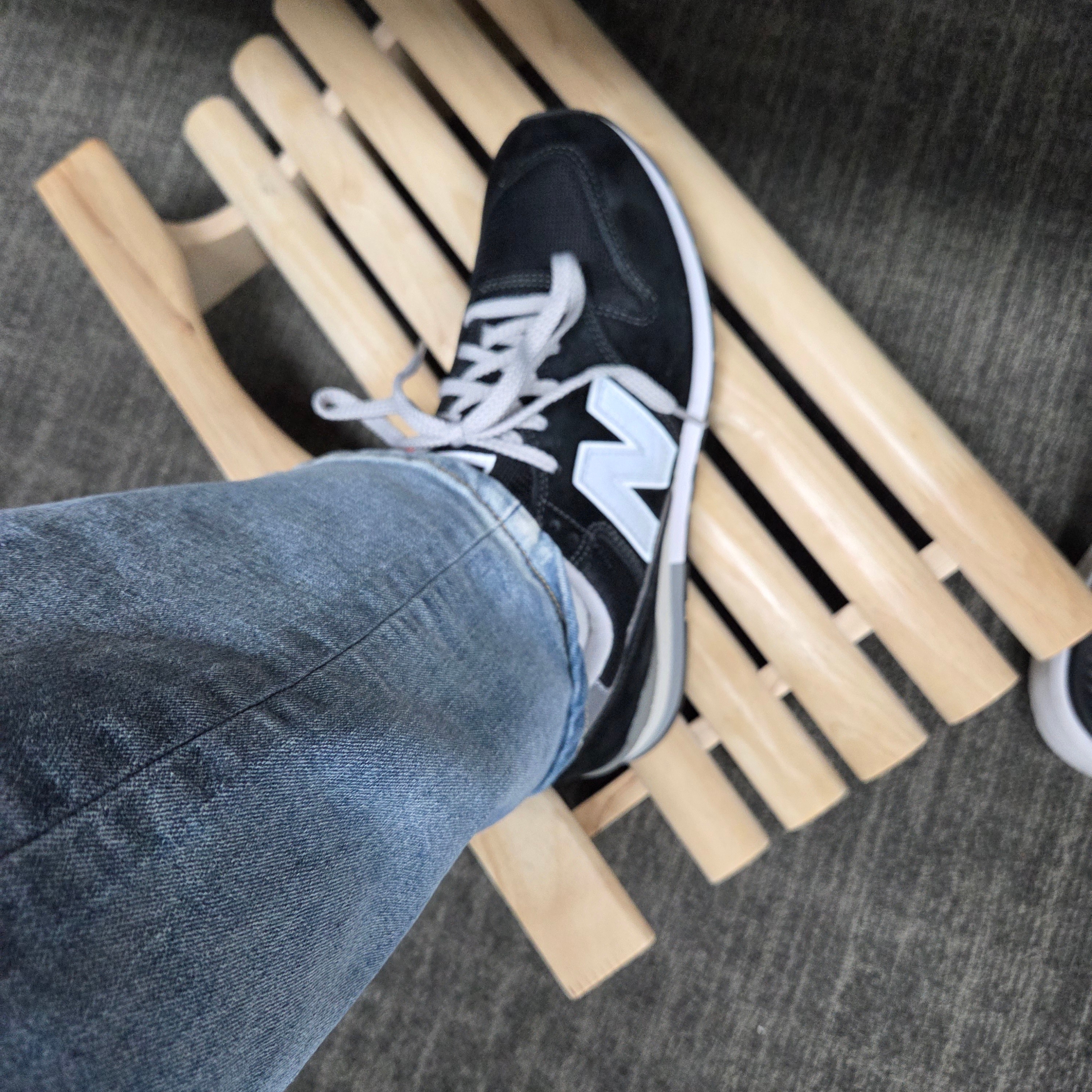 New Balance 996 Black Silver 착용 스타일 - 3
