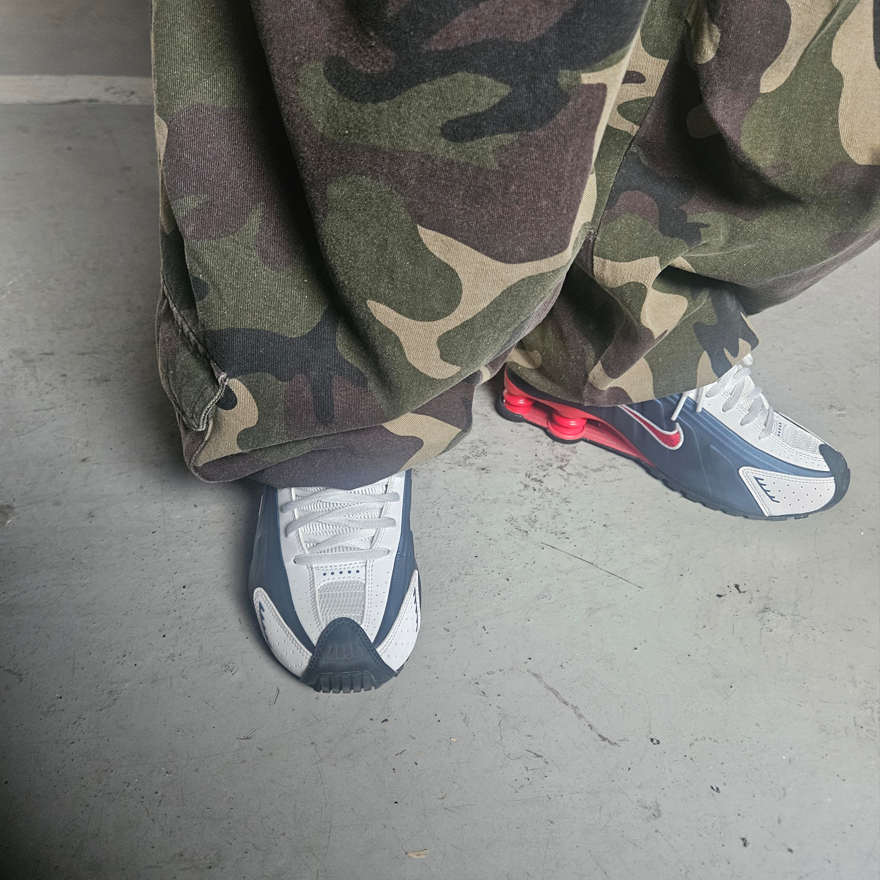 Nike Shox R4 USA 착용 스타일