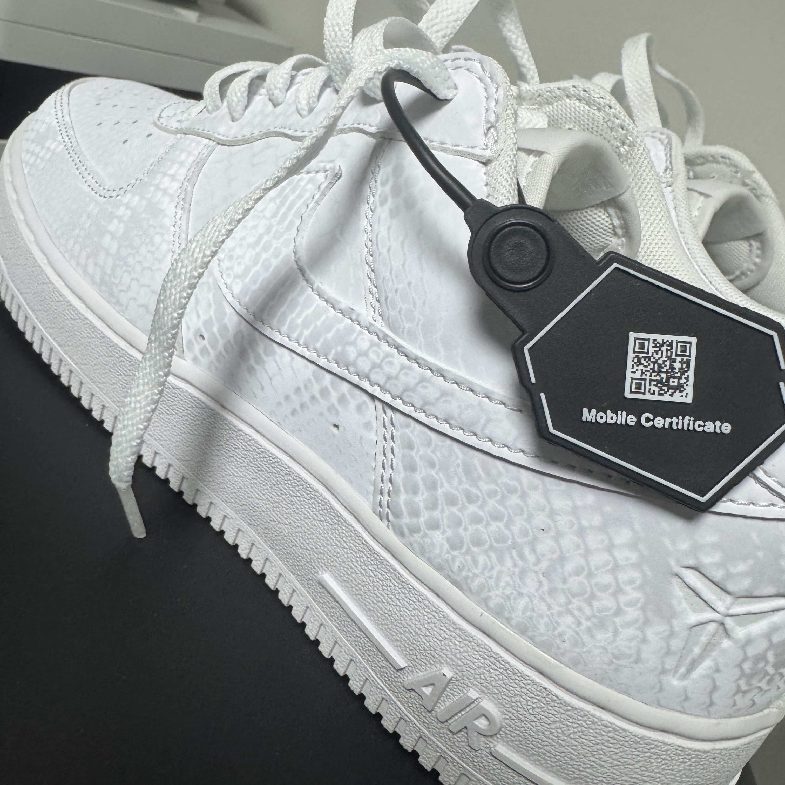 Nike x Kobe Bryant Air Force 1 Low Triple White 착용 스타일 - 4