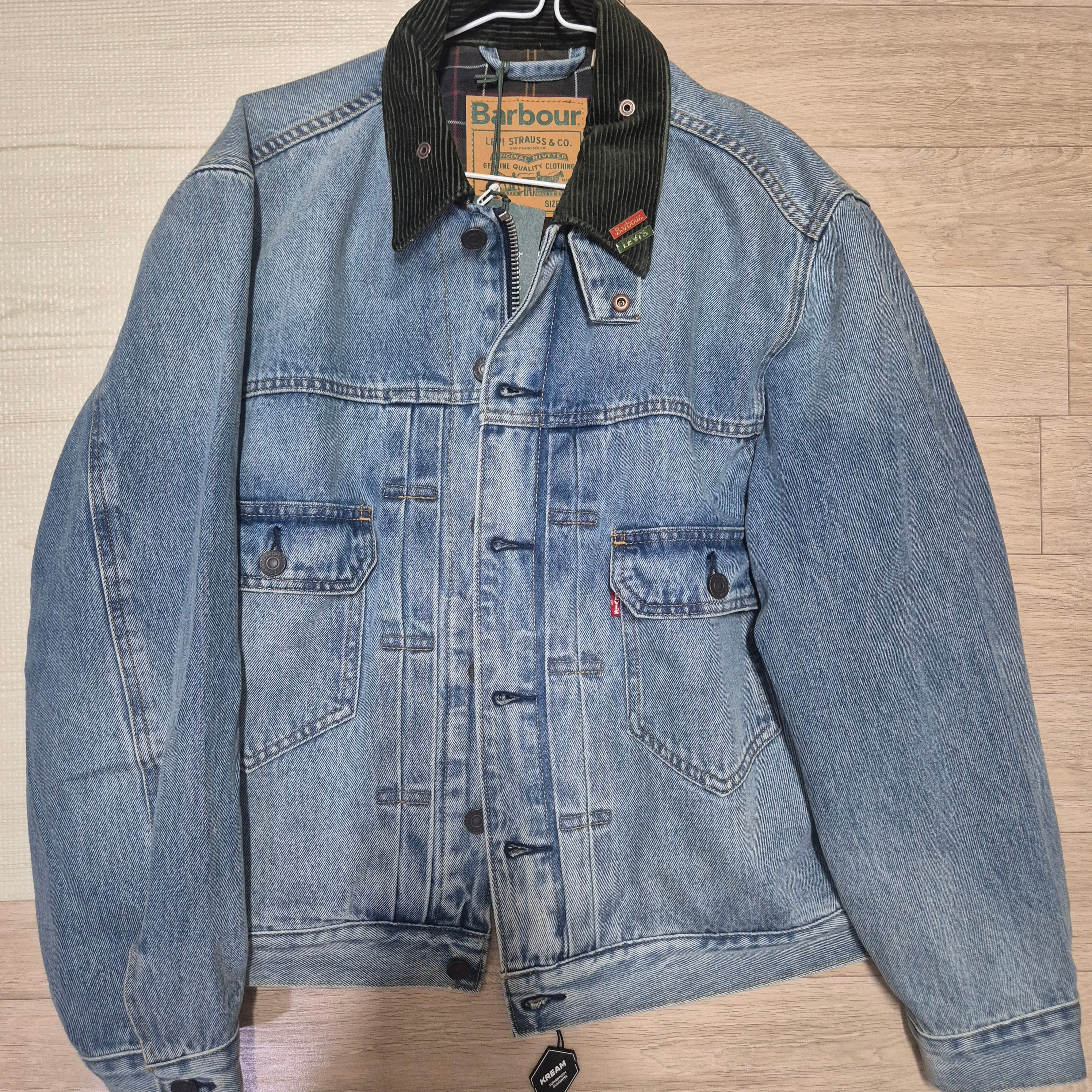 Levi's x Barbour Type II Trucker Jacket Vintage Washed Denim 착용 스타일