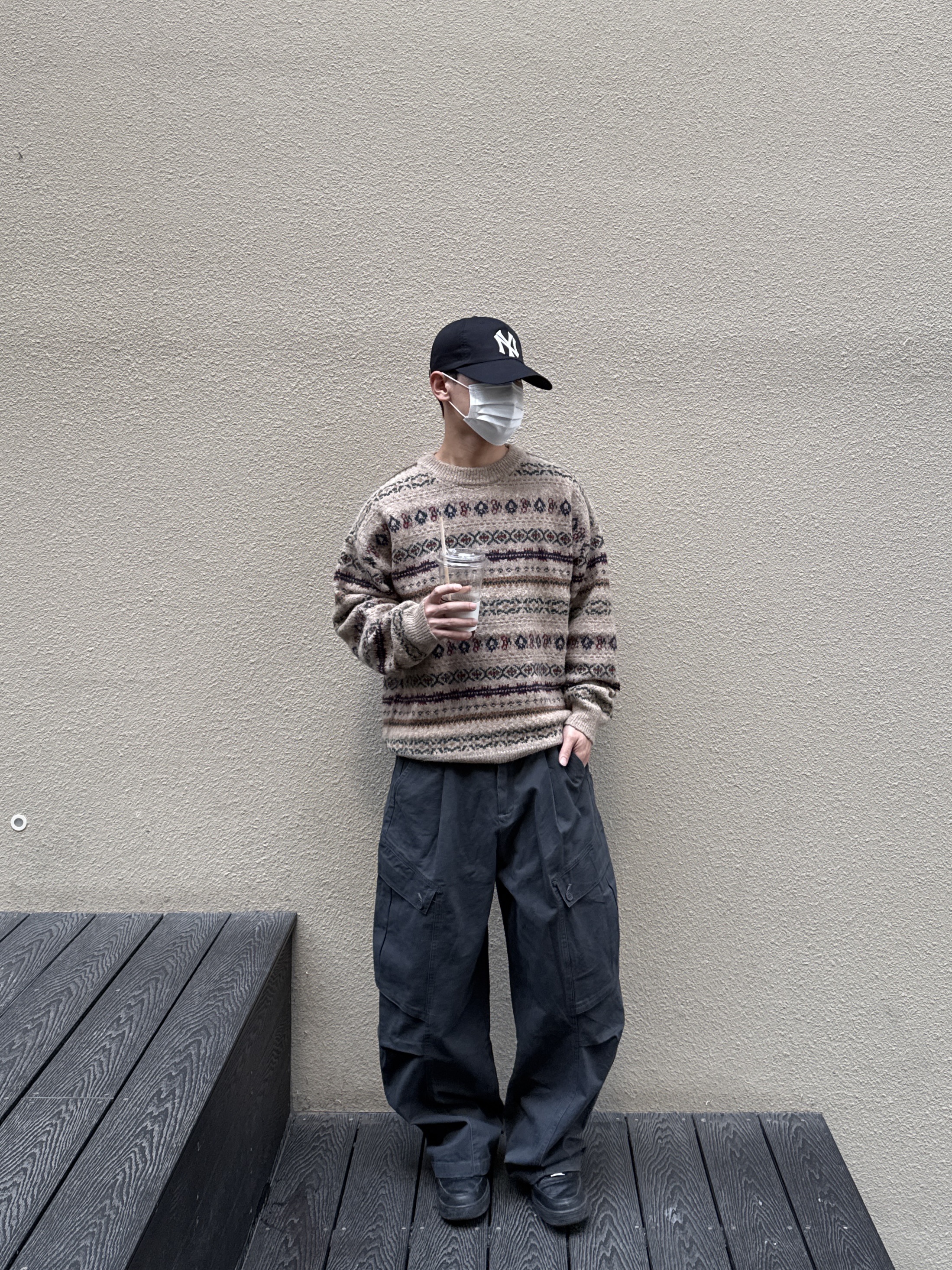 Nike Air Force 1 '07 Low Triple Black, Nike x Supreme Air Force 1 Low Black 착용 스타일 - 1