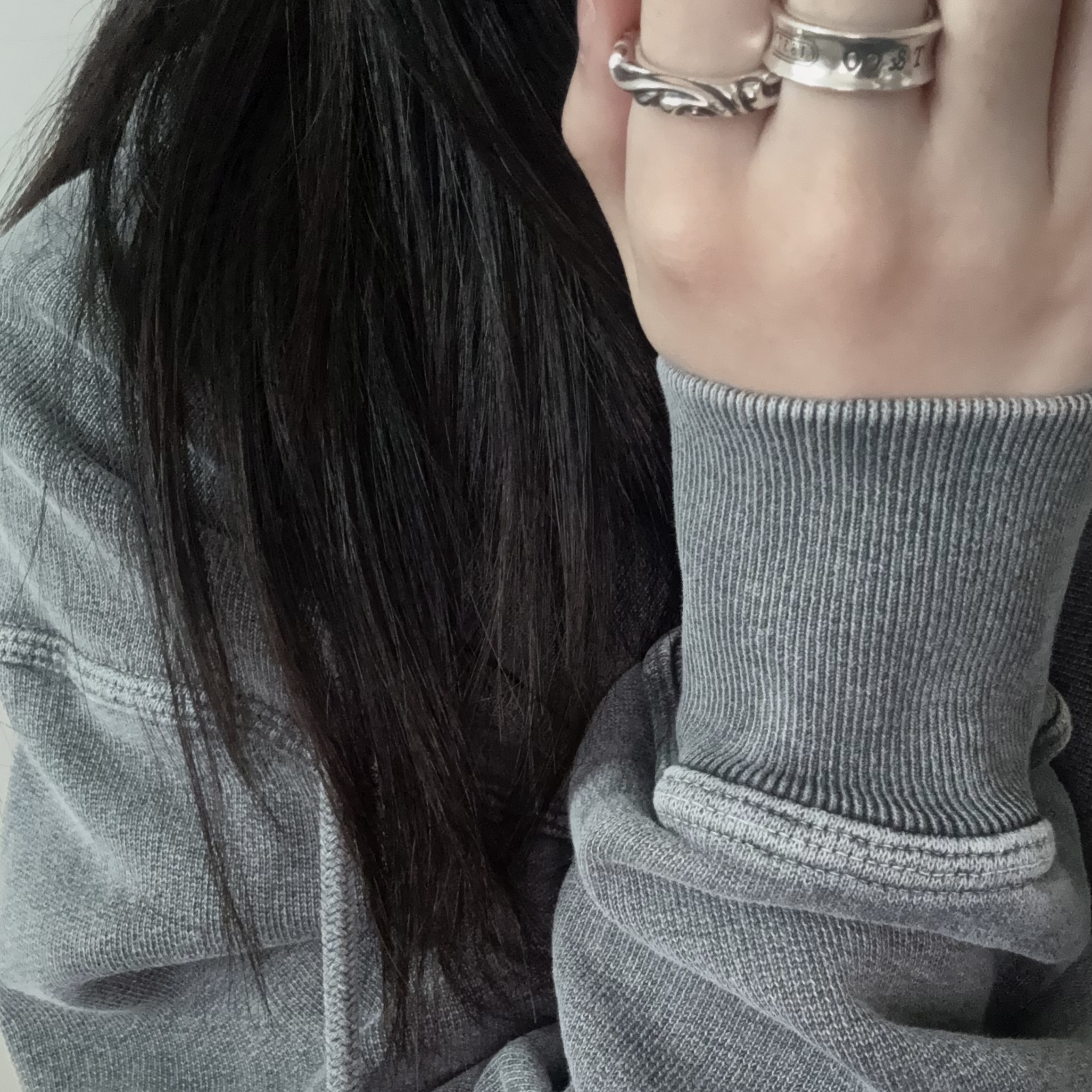 Stussy Pigment Dyed Smooth Stock Zip Hoodie Black, Tiffany & Co. 1837 Ring Narrow Silver 착용 스타일