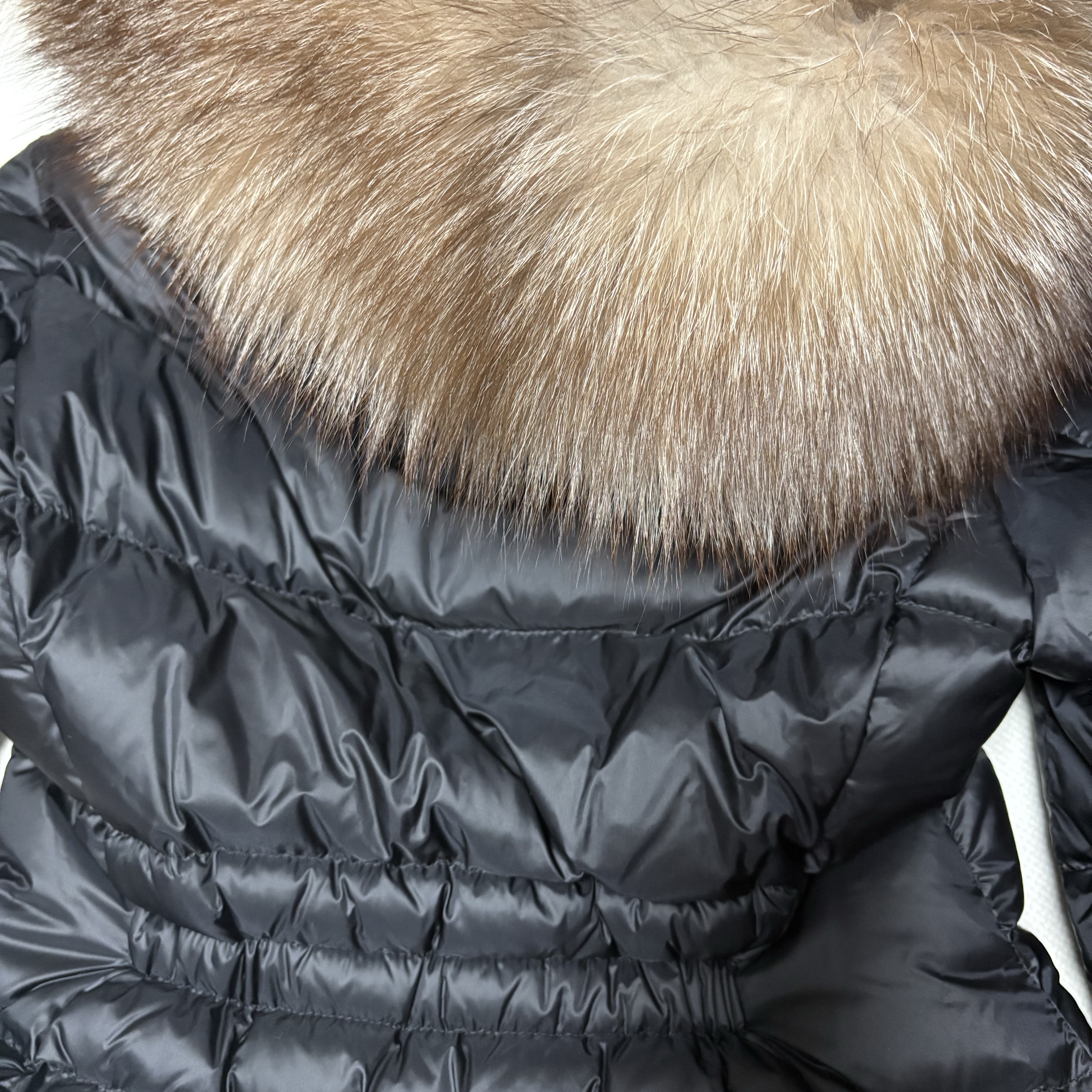 (W) Moncler Boed Short Down Jacket Black - 22FW 착용 스타일 - 2
