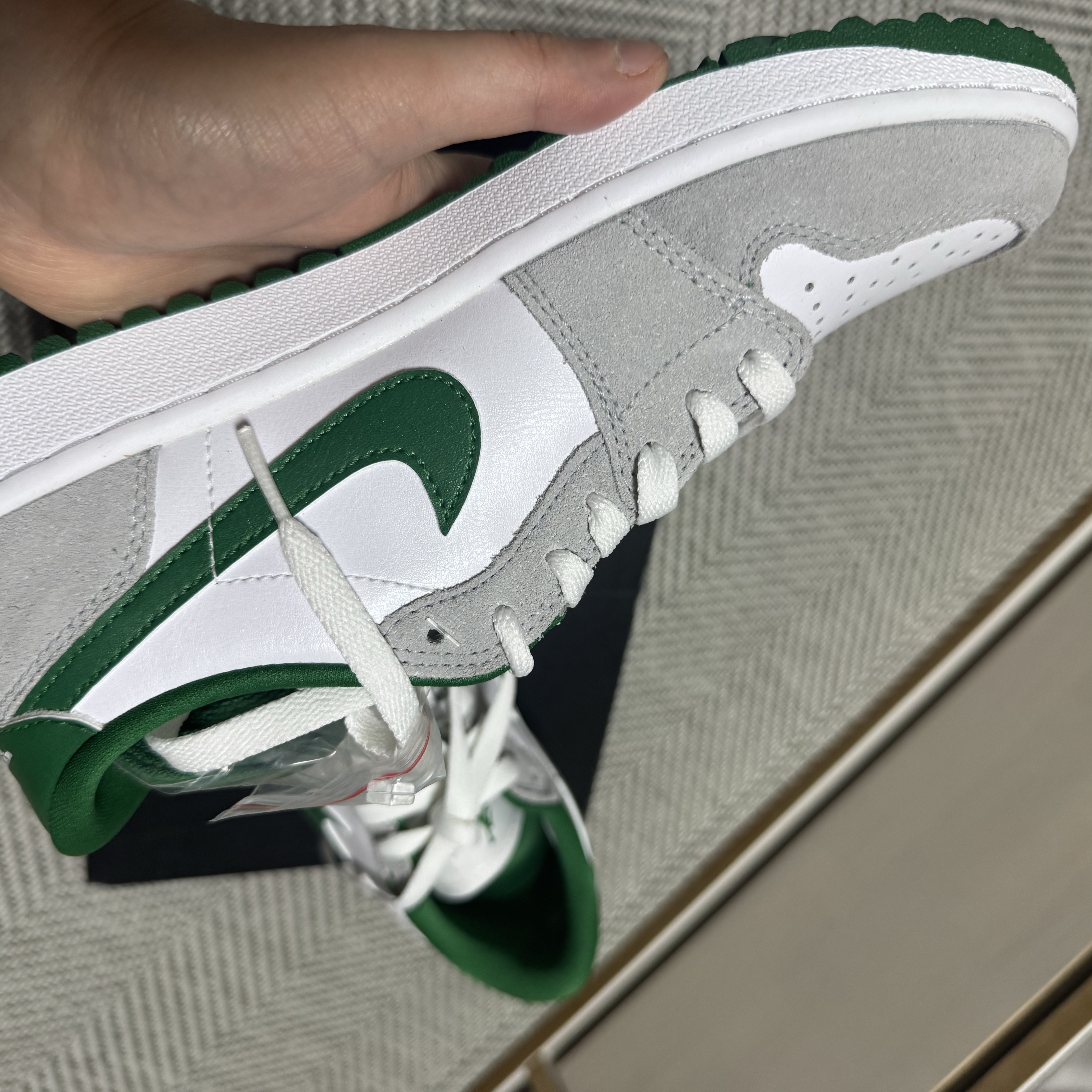 Jordan 1 Low Golf Pine Green 착용 스타일 - 3