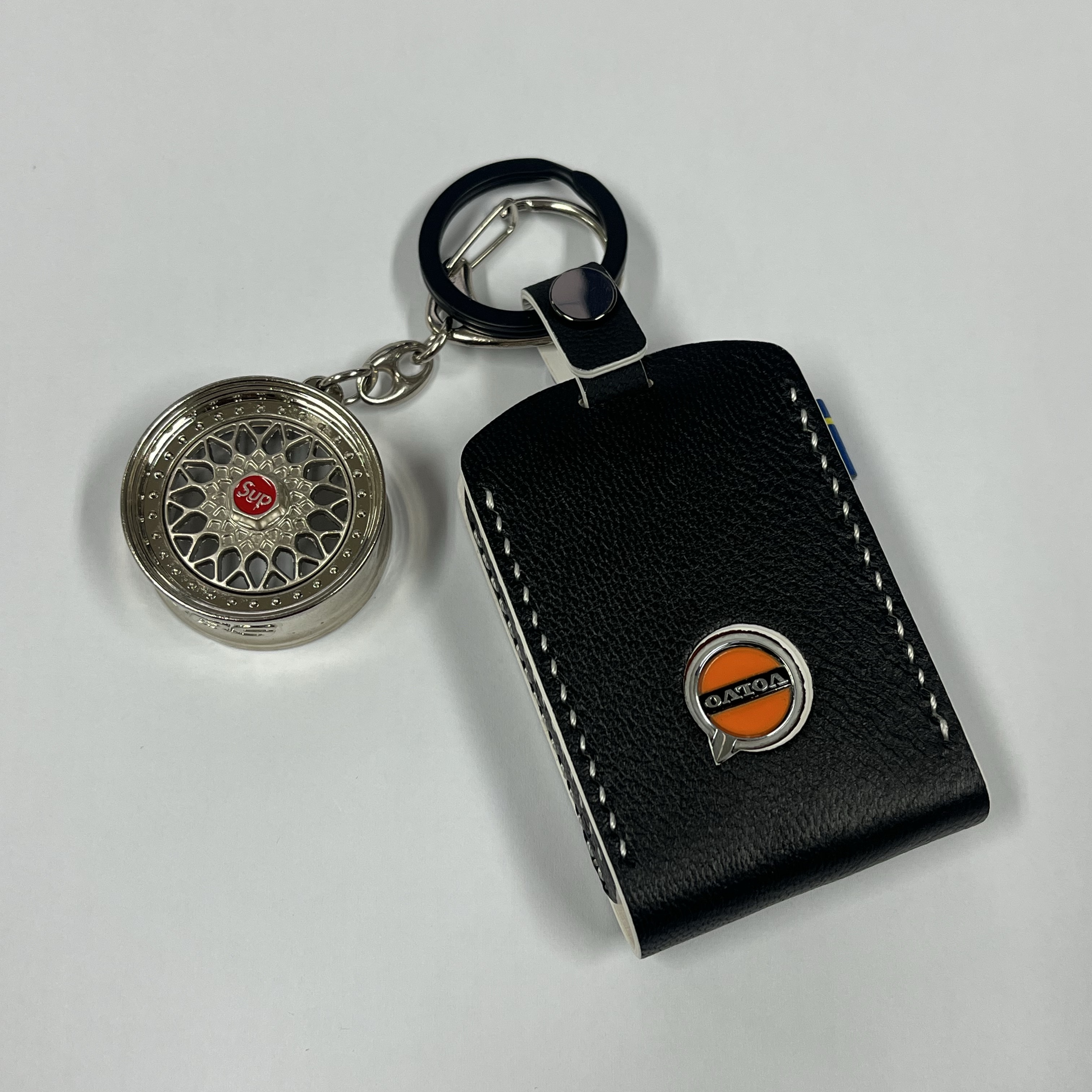 Supreme x BBS RS Rim Keychain Chrome - 25FW 착용 스타일