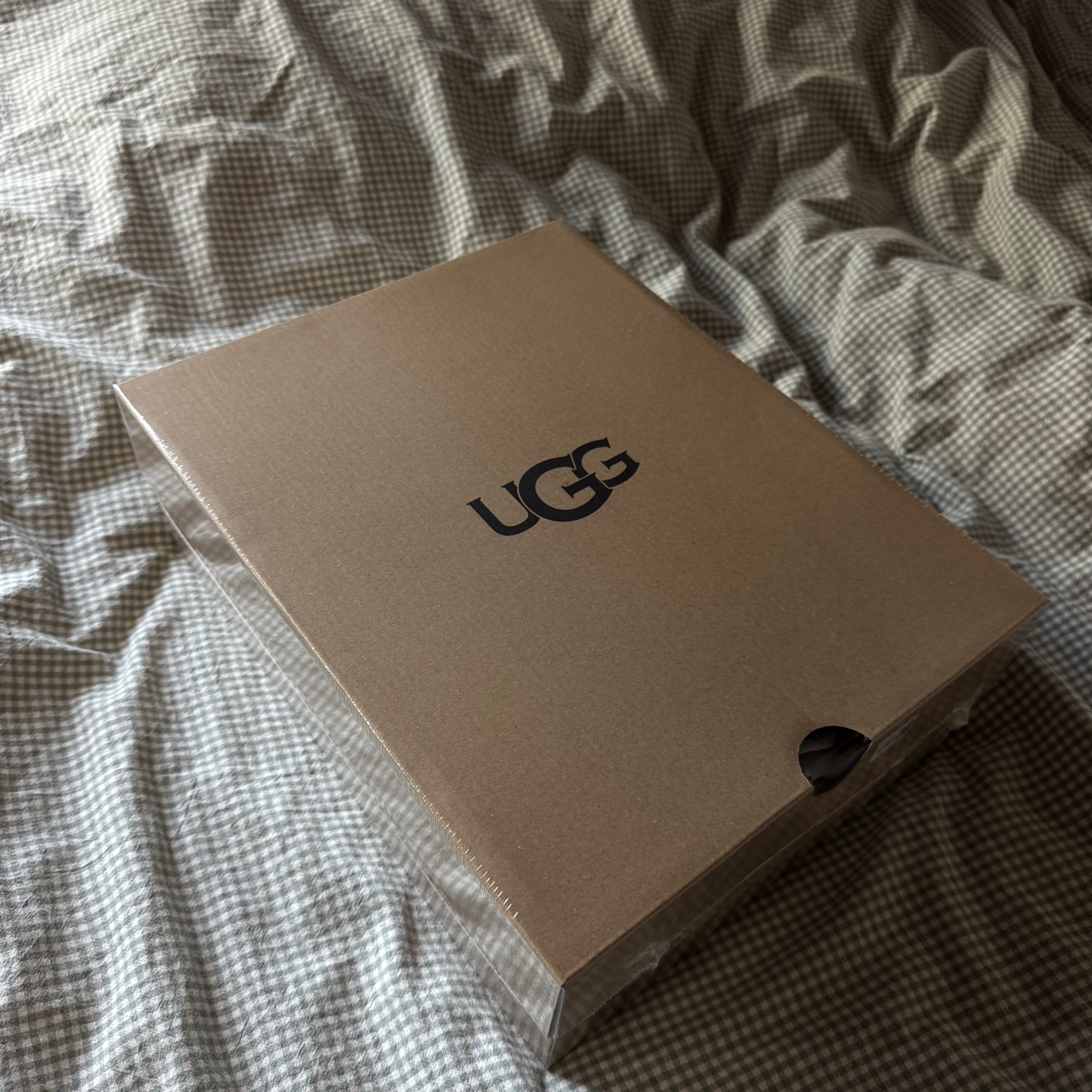 (W) UGG Classic Mini Bailey Zip Black 착용 스타일 - 1