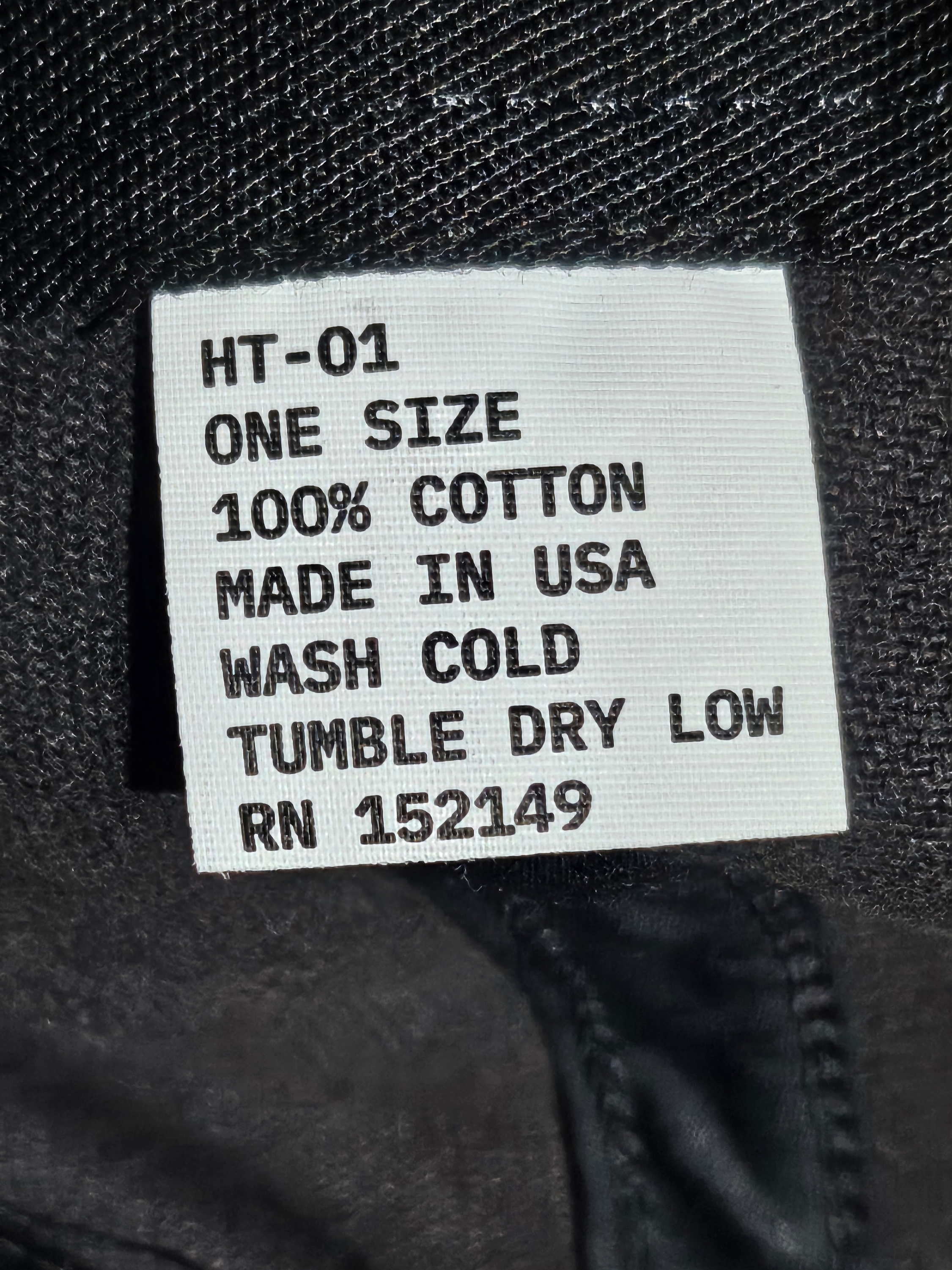 Yeezy HT-01 Black 착용 스타일 - 2