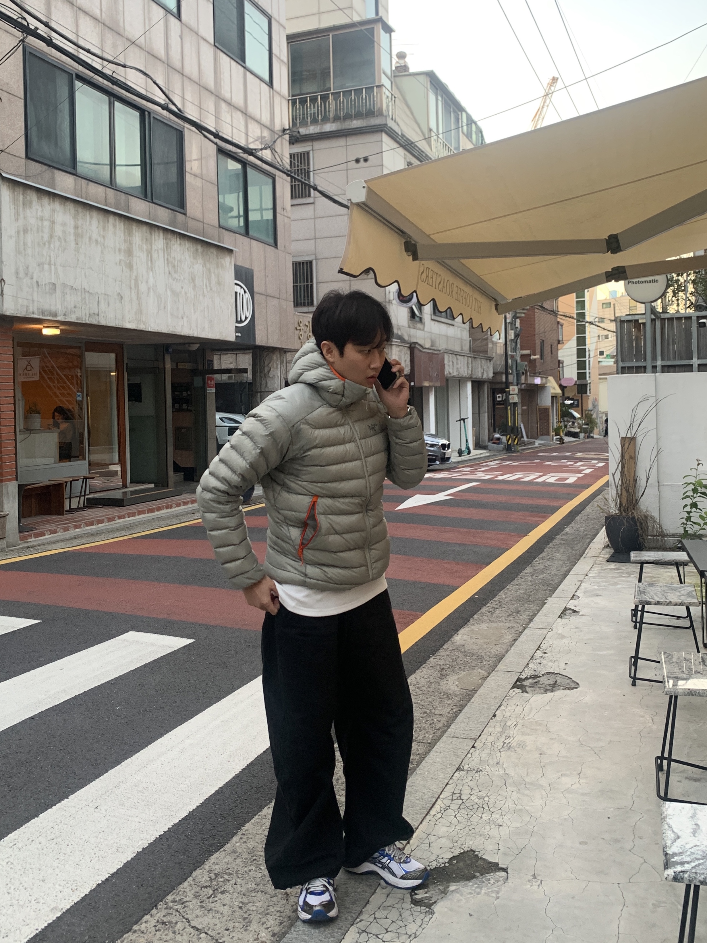 Arc'teryx Cerium Hoody Habitat, Asics GT-2160 White Illusion Blue 착용 스타일