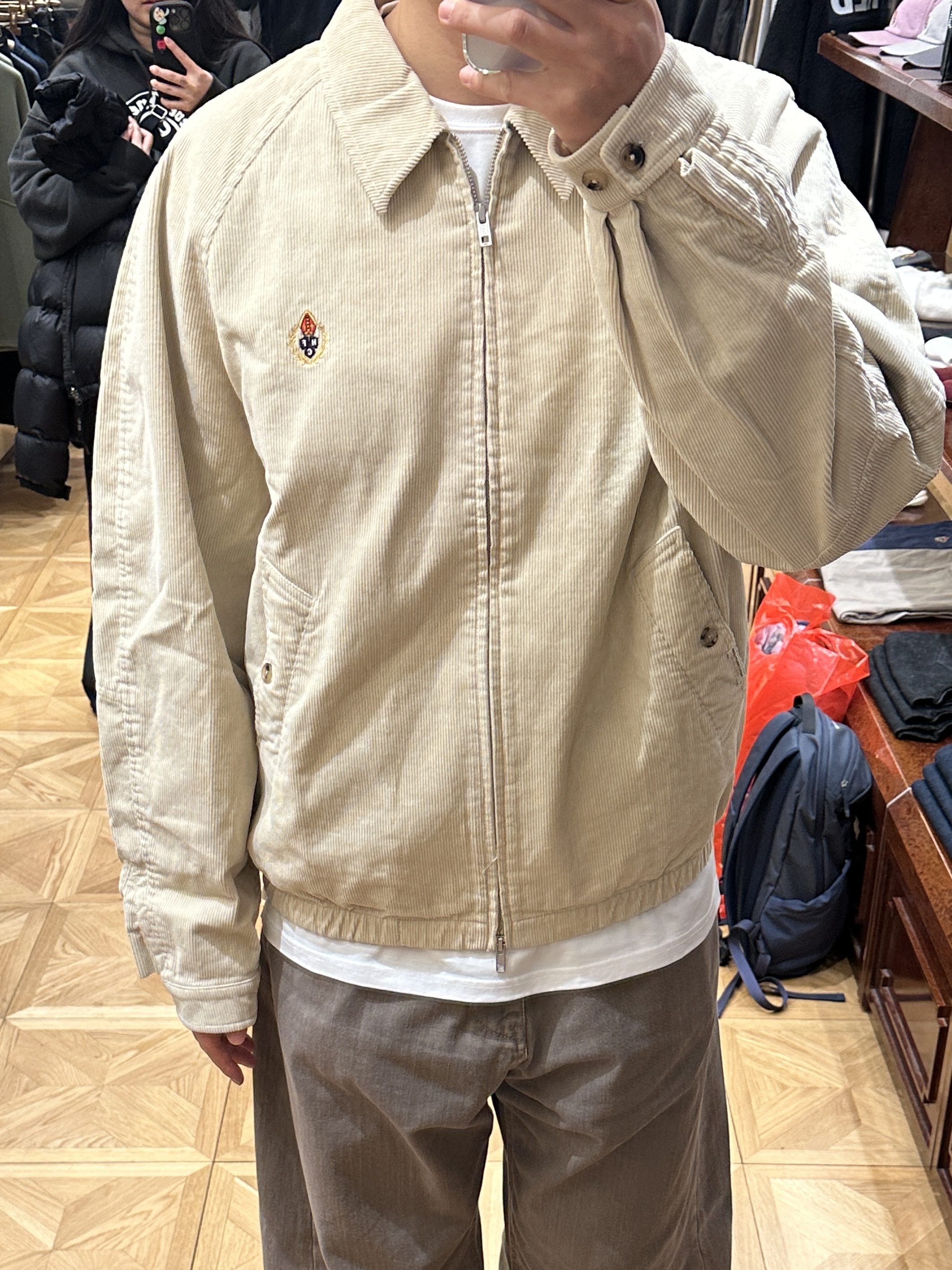 Heritage Floss Crest Corduroy Blouson Jacket Khaki 착용 스타일