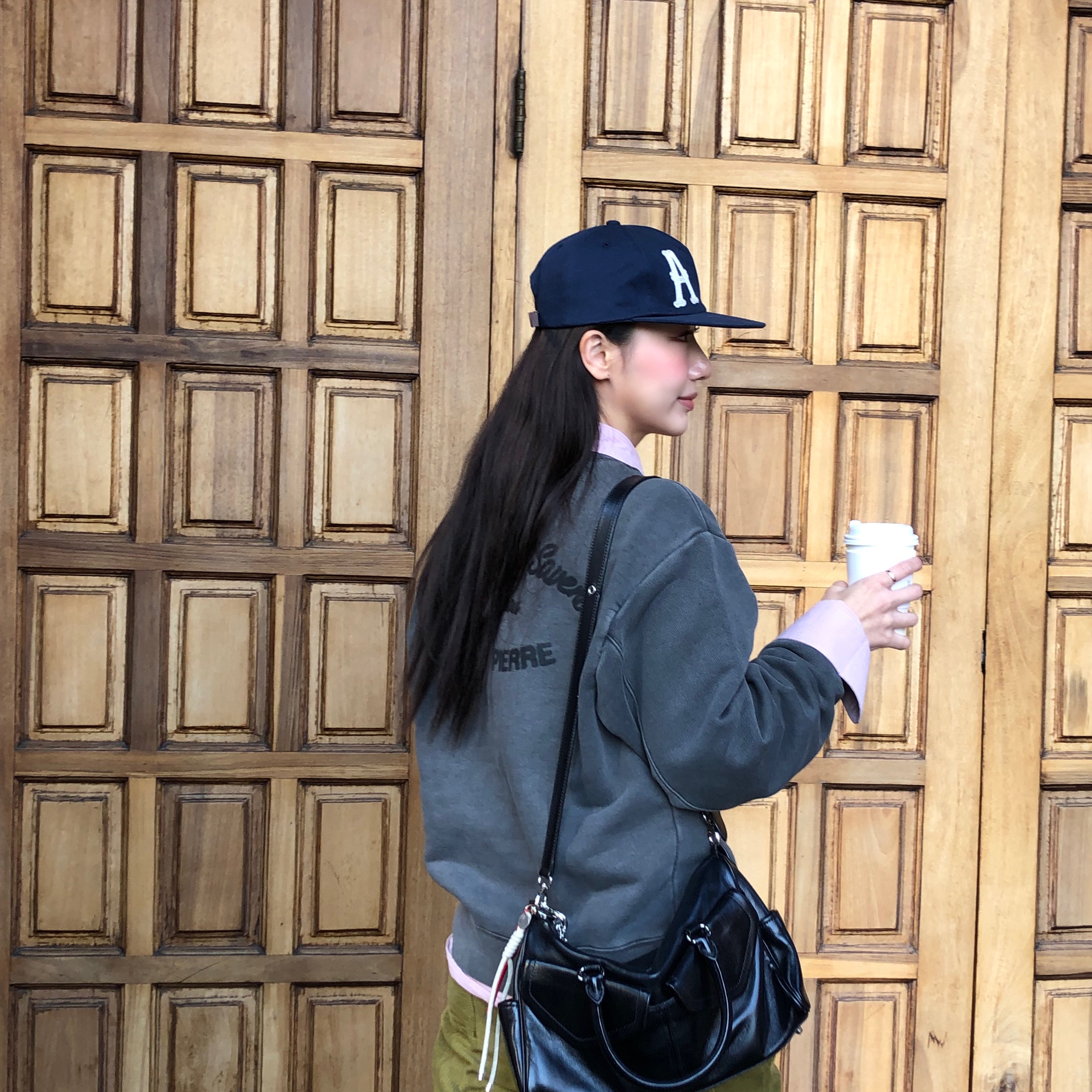 AMOU A.M 5Pannel Cap Navy, AMOU Pigment Sweat Cardigan Charcoal Gray 착용 스타일 - 5