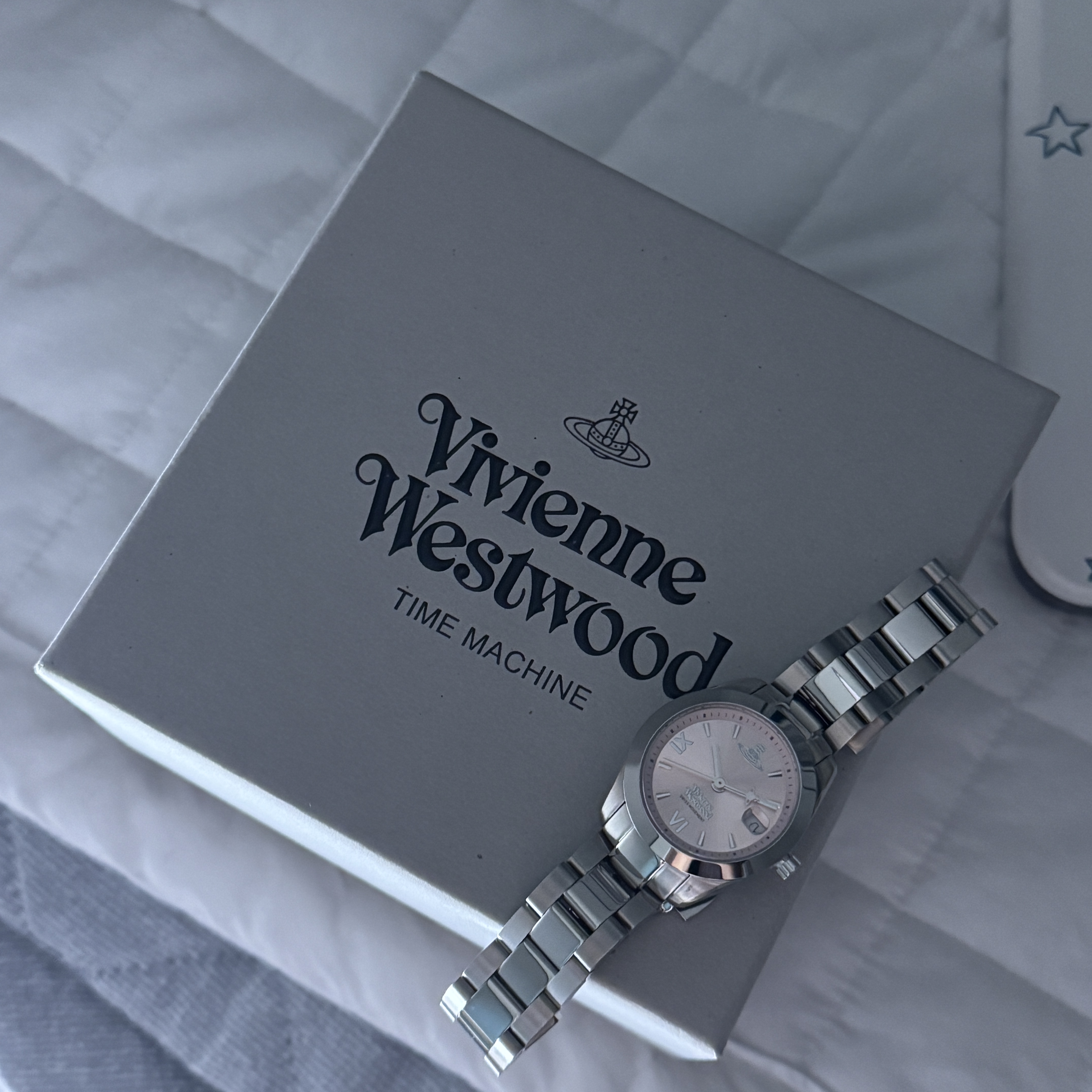 Vivienne Westwood Fenchurch Silver Pink 착용 스타일