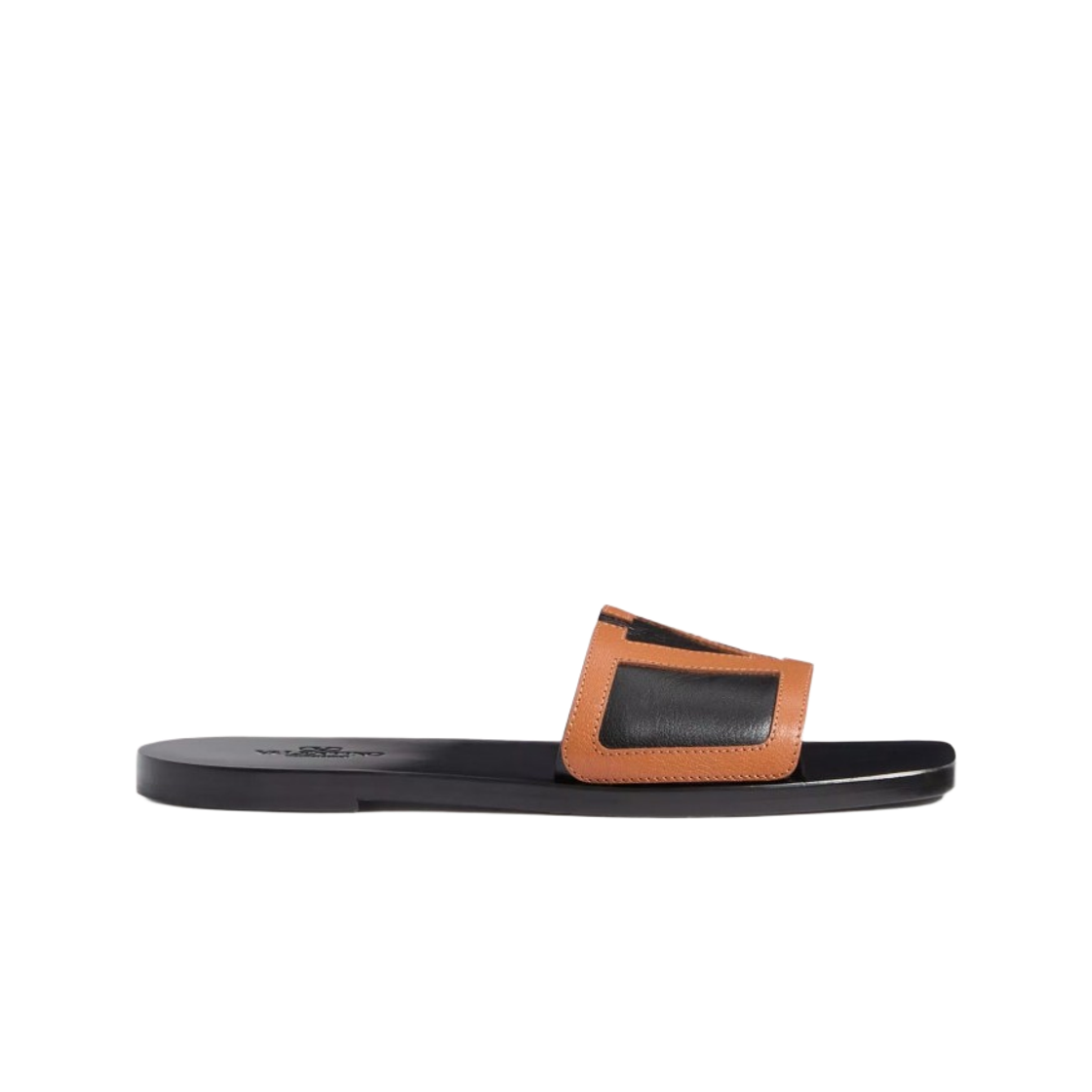 발렌티노 나파 레더 비바 슈퍼스타 슬라이드 샌들 블랙 로스티드 피칸(Valentino Viva Superstar Slide Sandal in Nappa Leather Black Roasted Pecan)
