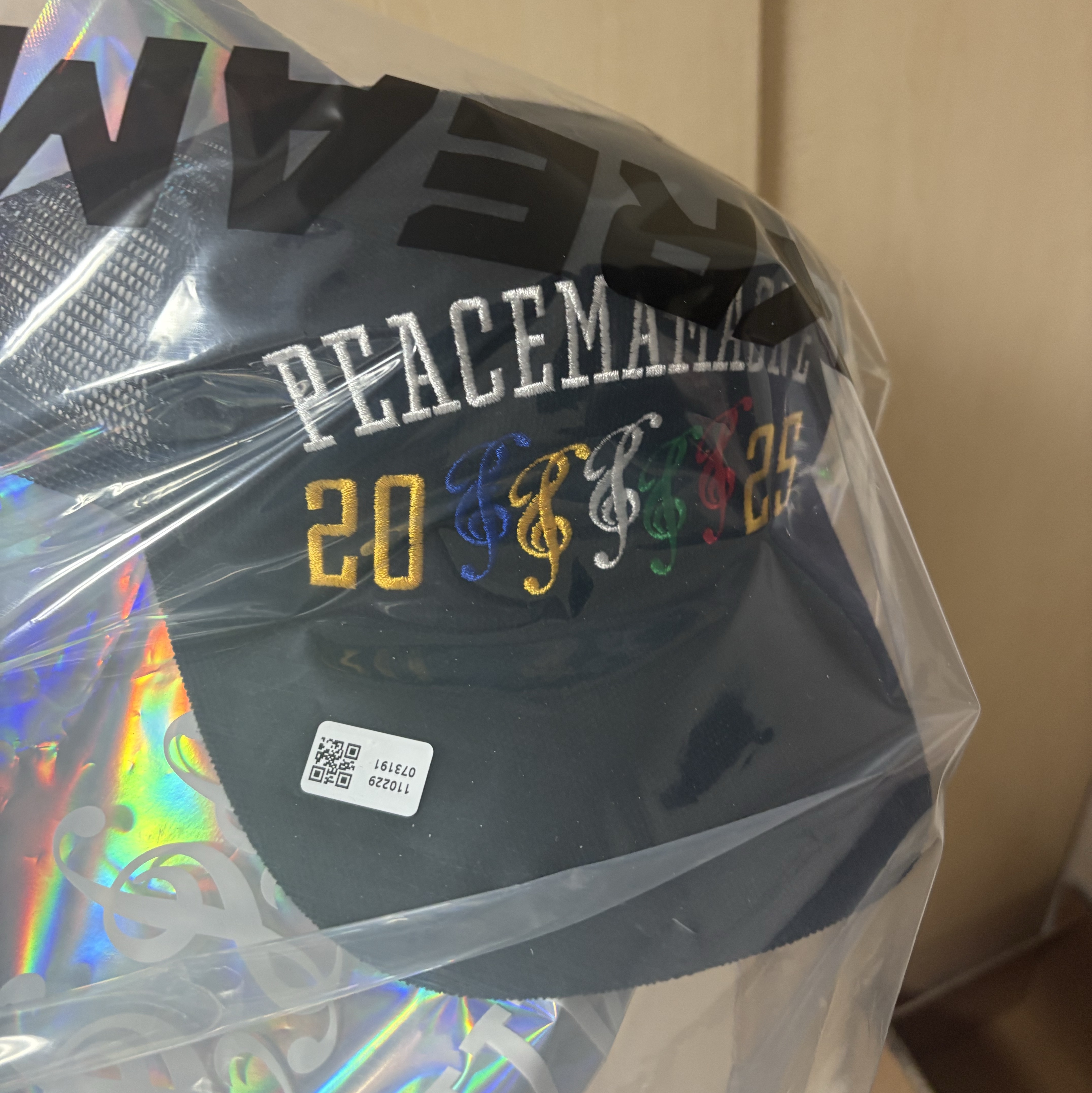 Peaceminusone x 2025 MAMA Awards Peacemamaone Cap Mesh 착용 스타일