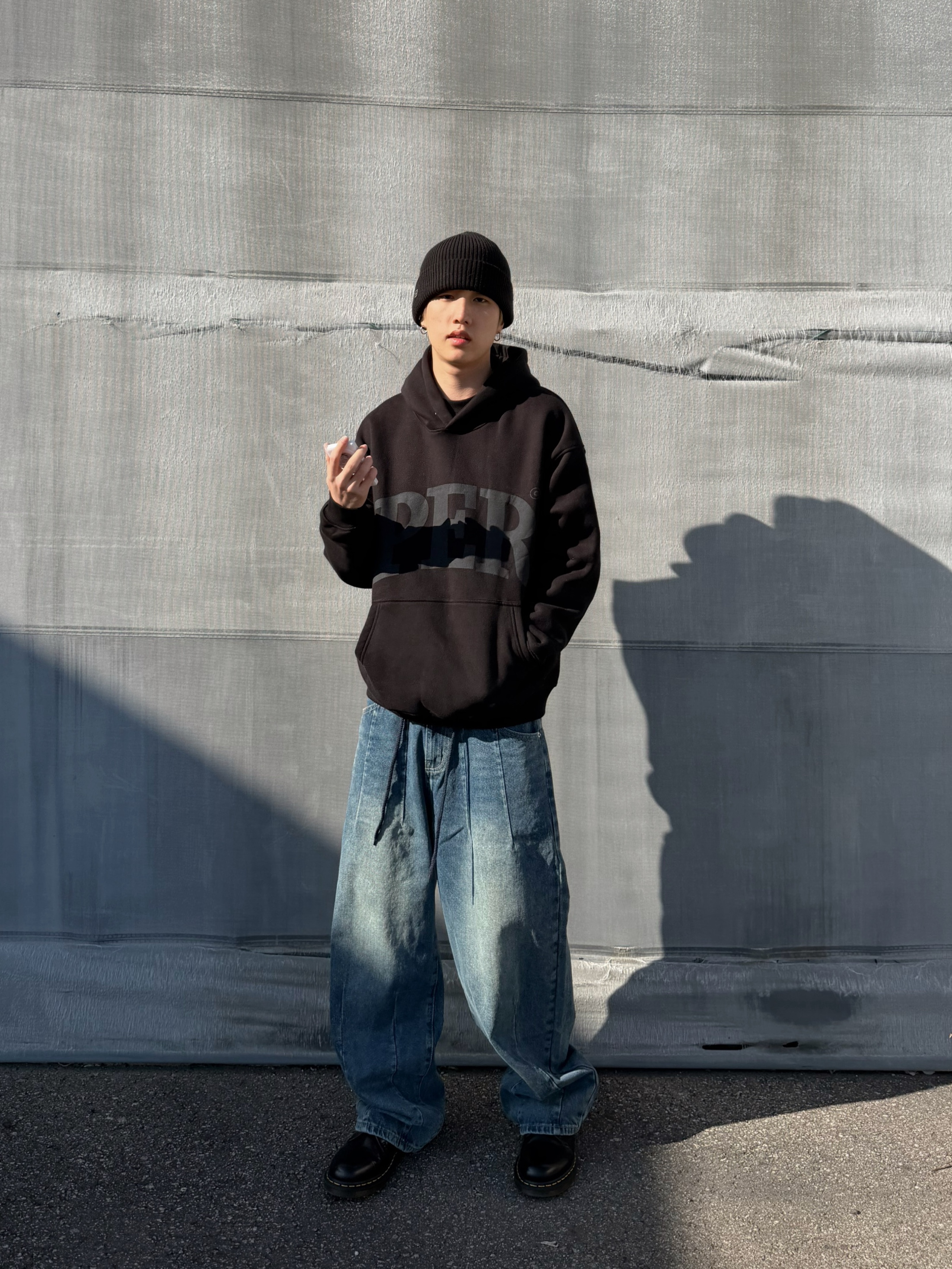 Permanent Archive Comfortable Per Hoodie Black, Dr. Martens 1461 Smooth Black 착용 스타일