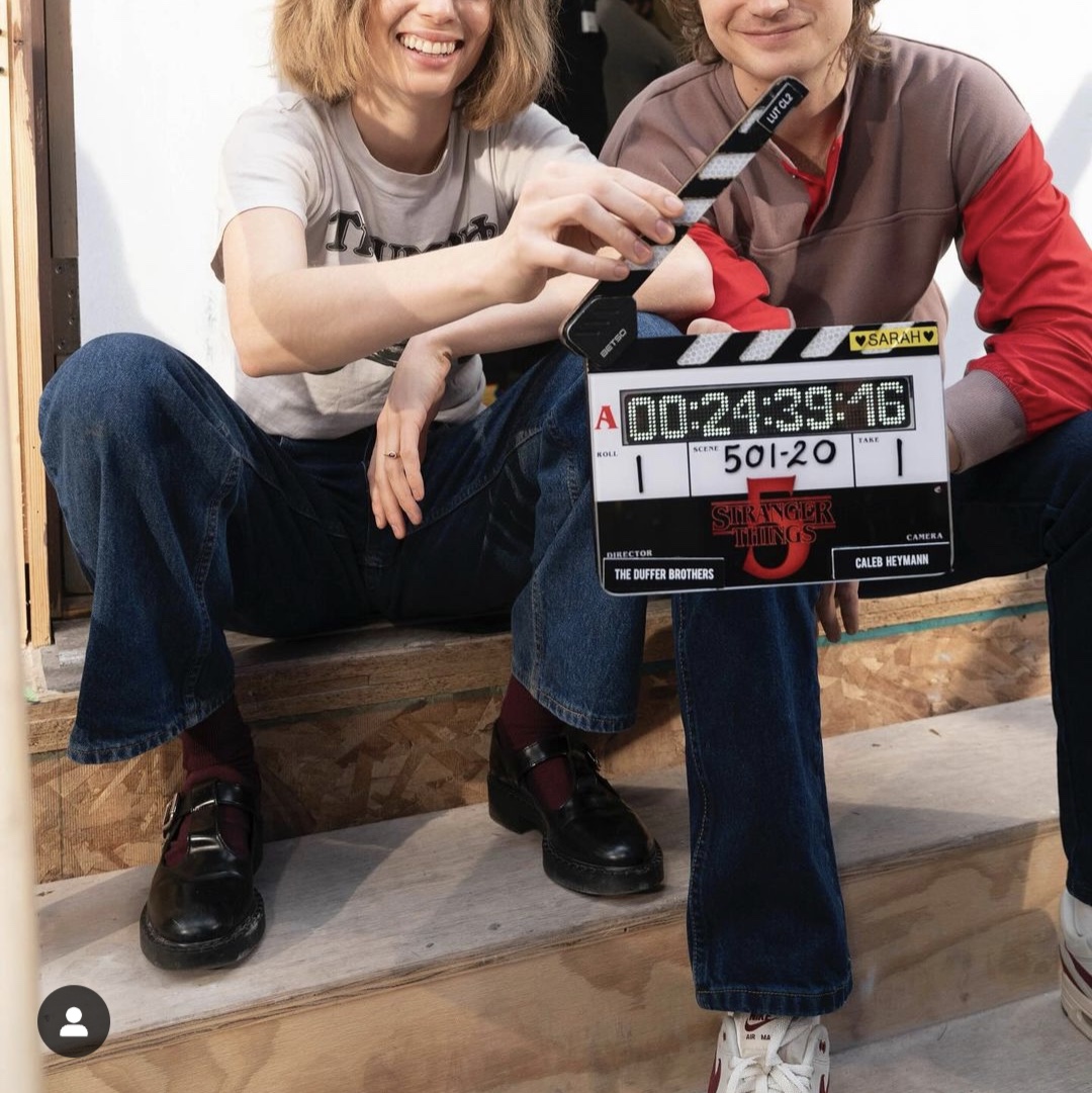 Nike x Stranger Things Air Max 1 '87 White Neutral Grey 착용 스타일