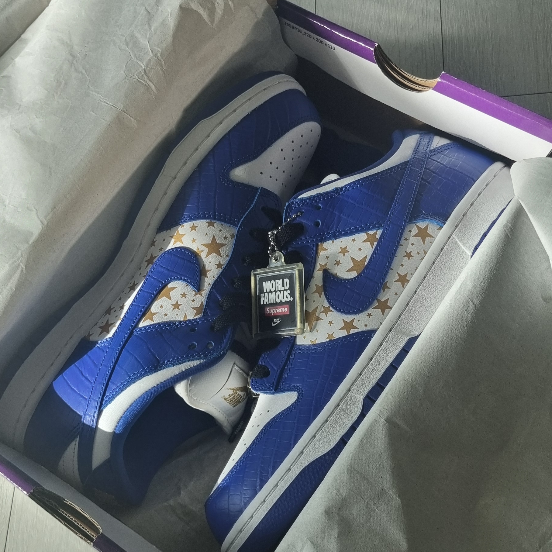 Nike x Supreme SB Dunk Low Hyper Blue 착용 스타일