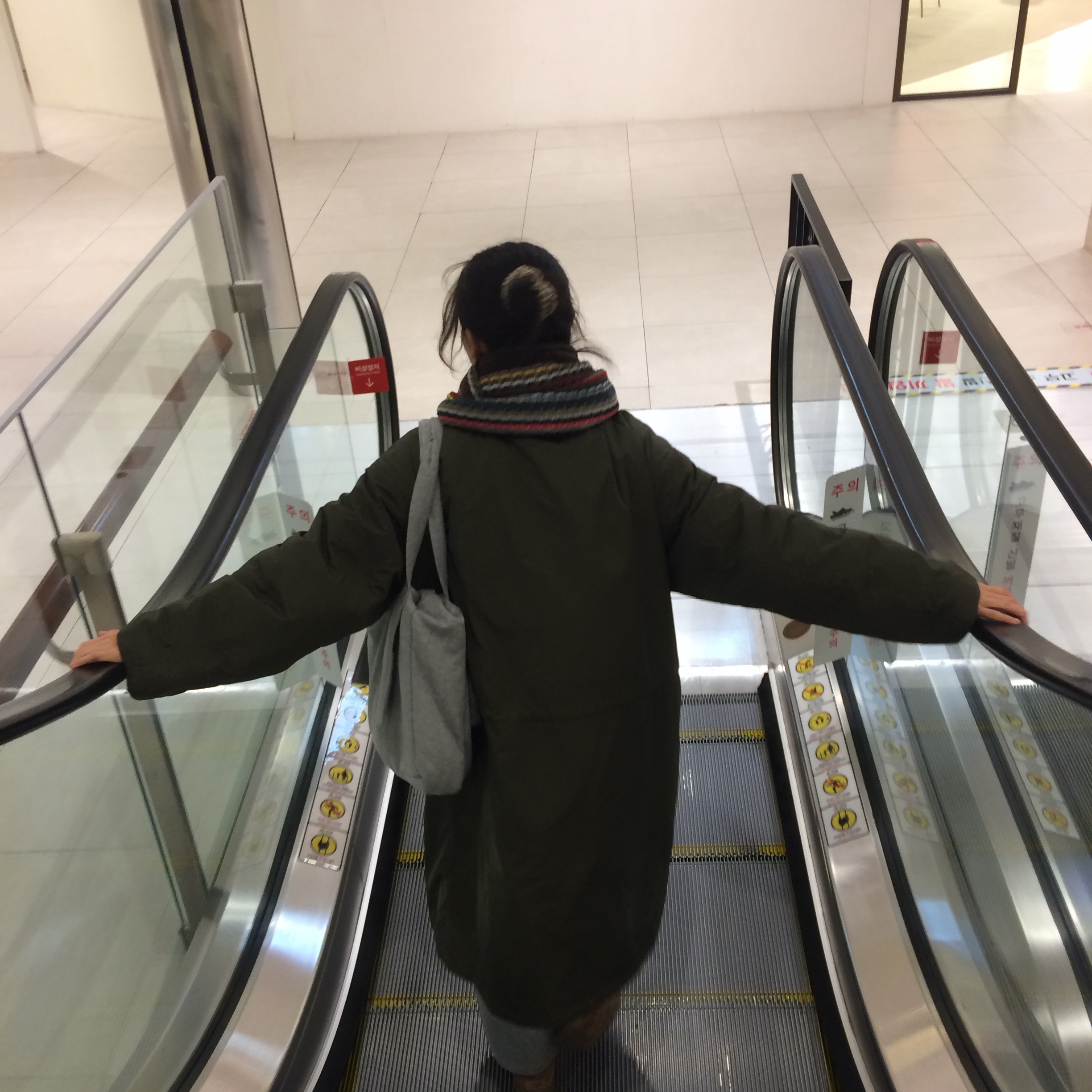 COYSEIO Double Knit Muffler Brown, Subu x Coyseio Bunny Sweat Padding Shoes Melange Gray 착용 스타일 - 2
