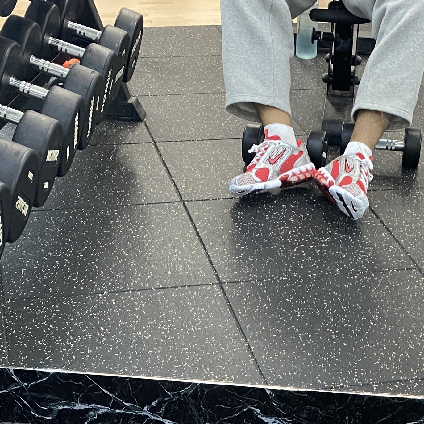 Nike Air Zoom Spiridon Cage 2 Varsity Red 착용 스타일 - 3