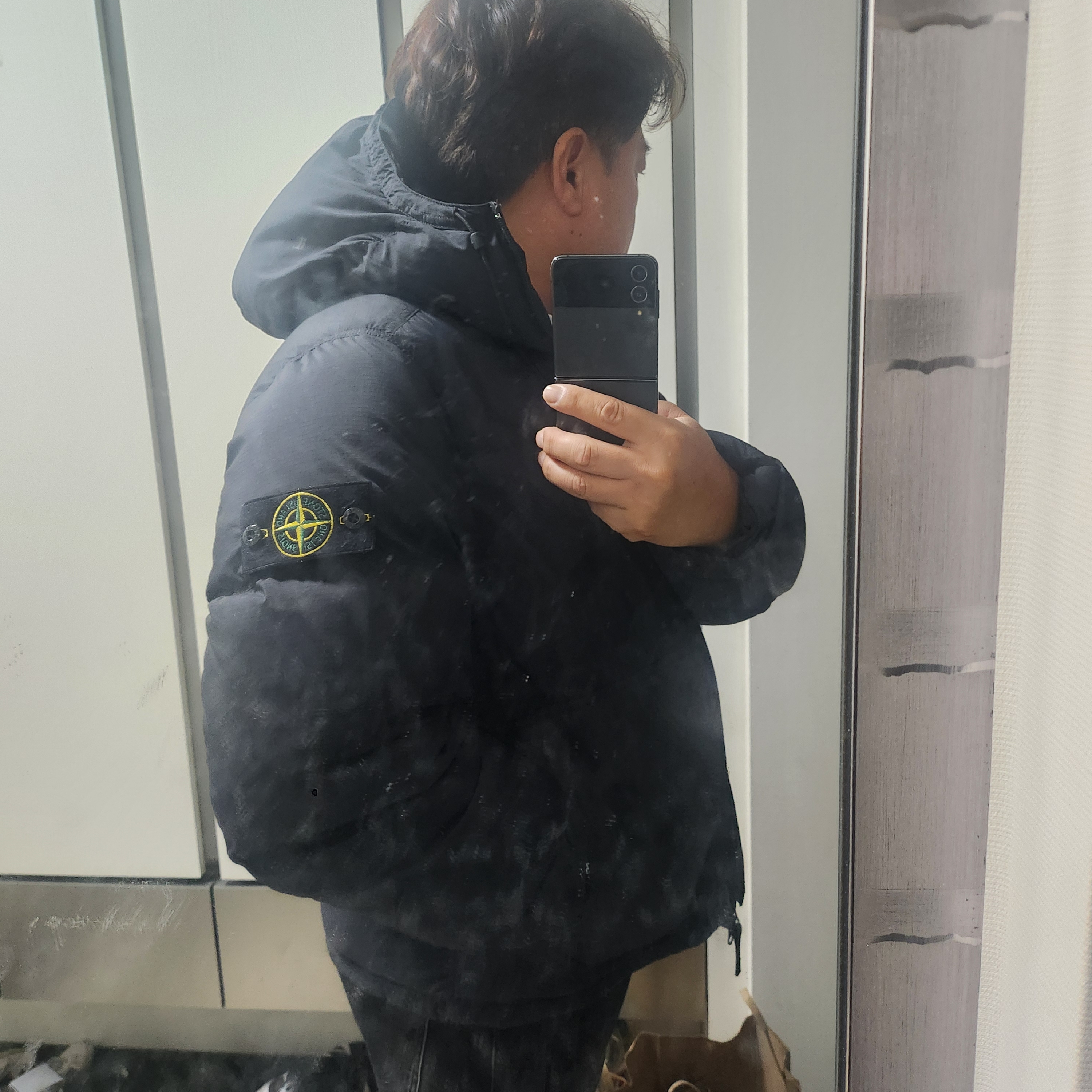 Stone Island 4100019 Matt Ripstop Cordura Advanced Fabrics Down Parka with Water Resistance and Snap Pockets Black - 25FW 착용 스타일