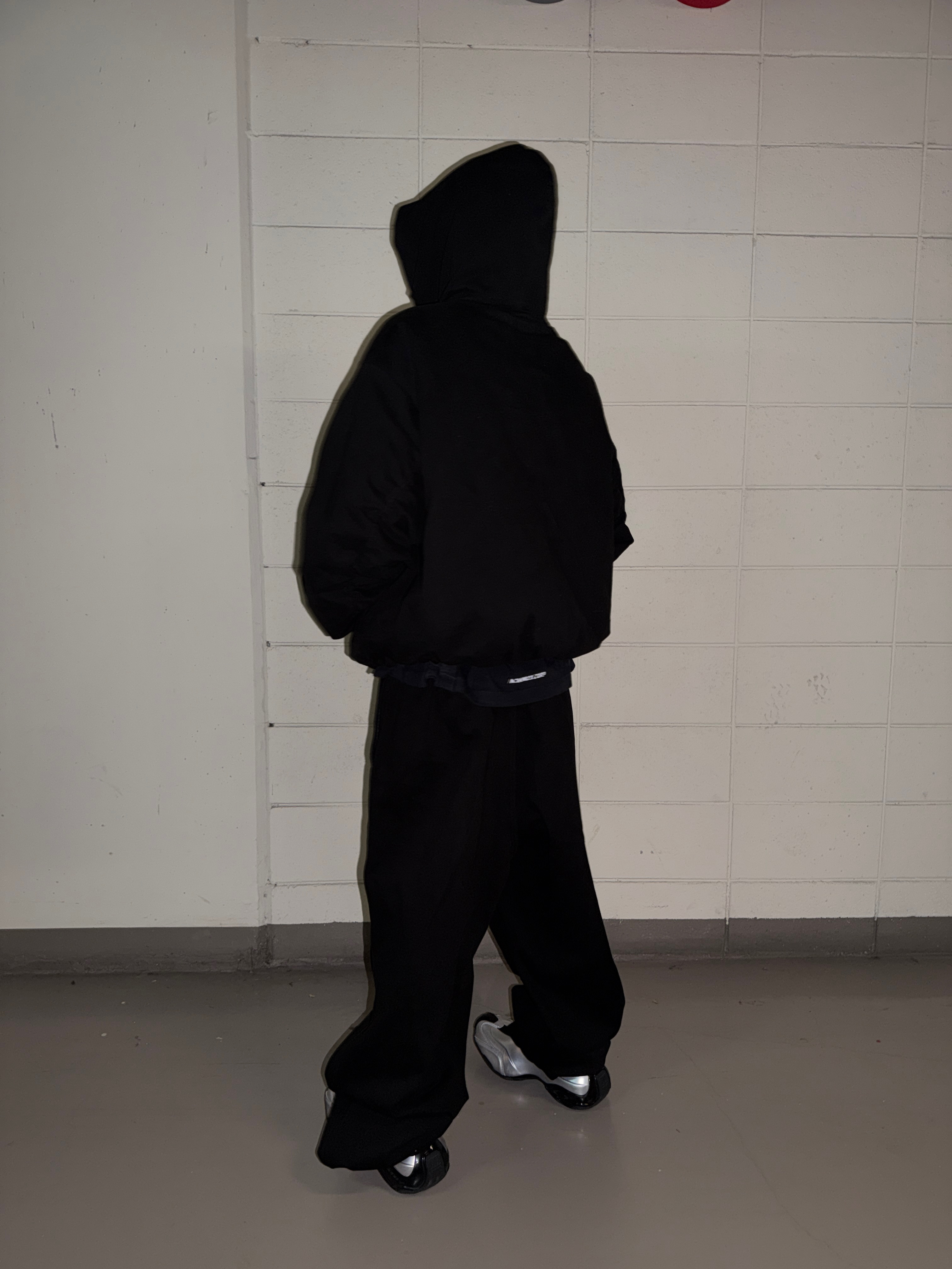 Nonnod Moleskin Shirring Bomber Black, Nonnod Moleskin Track Pants Black 착용 스타일 - 6